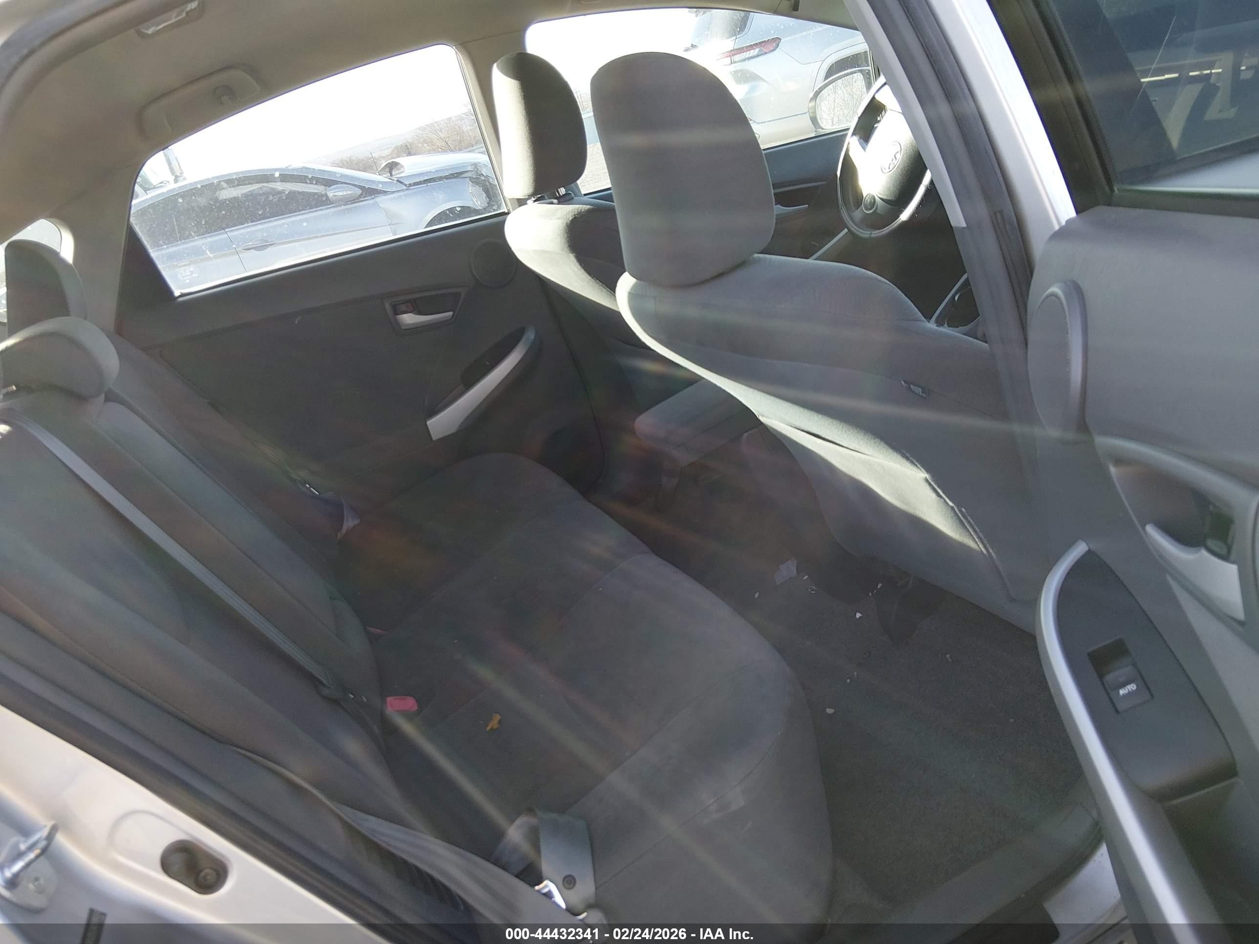 2010 Toyota Prius Iii Серебряный vin: JTDKN3DU2A0188434