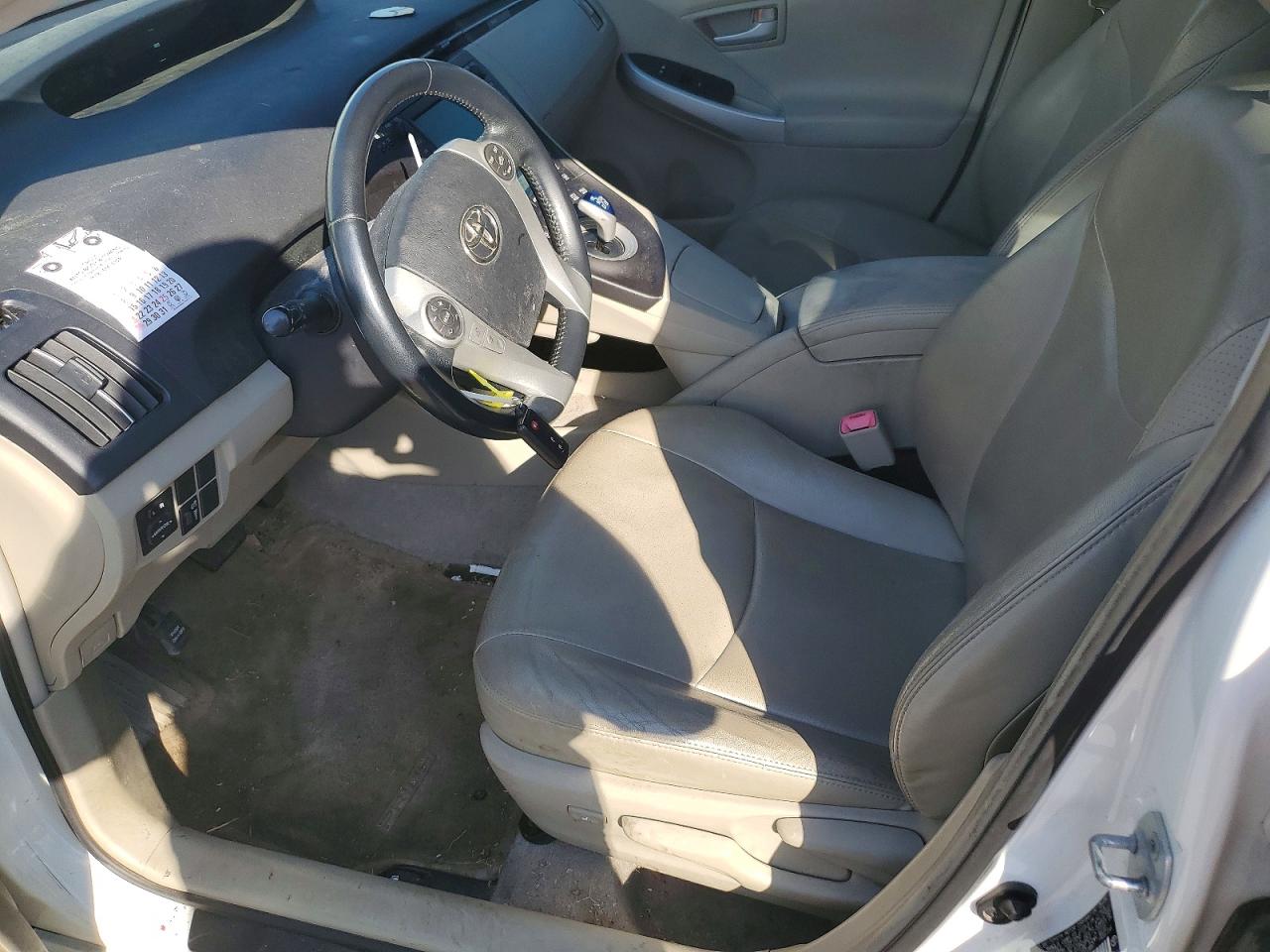 2010 Toyota Prius Iv White vin: JTDKN3DU2A1010887
