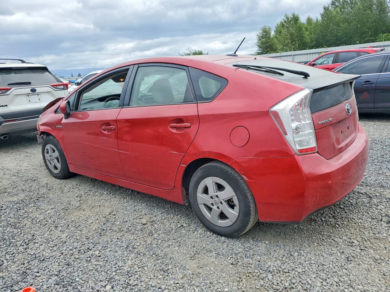 2011 Toyota Prius Two Красный vin: JTDKN3DU2B0247726