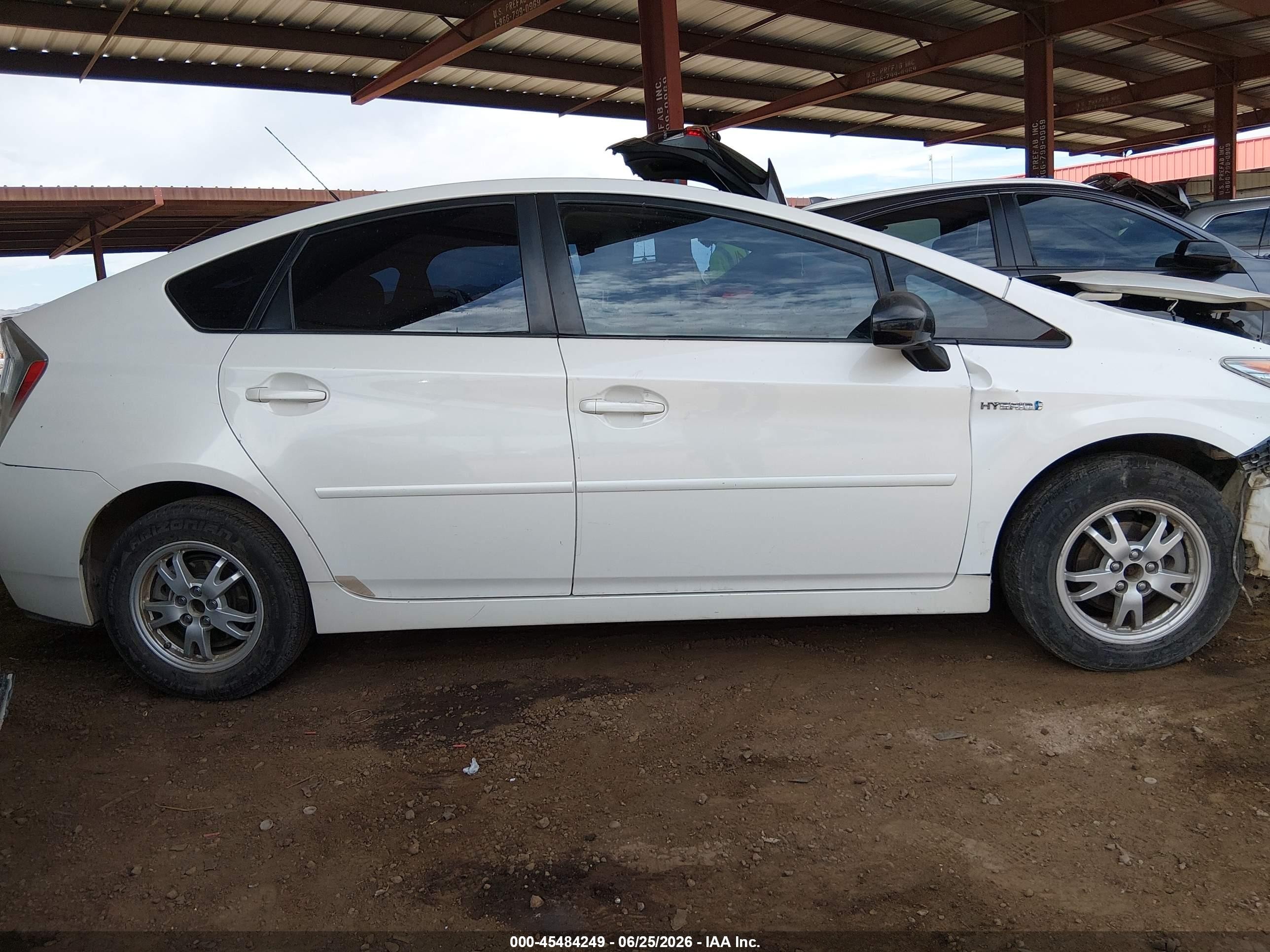 2011 Toyota Prius Two White vin: JTDKN3DU2B0248231
