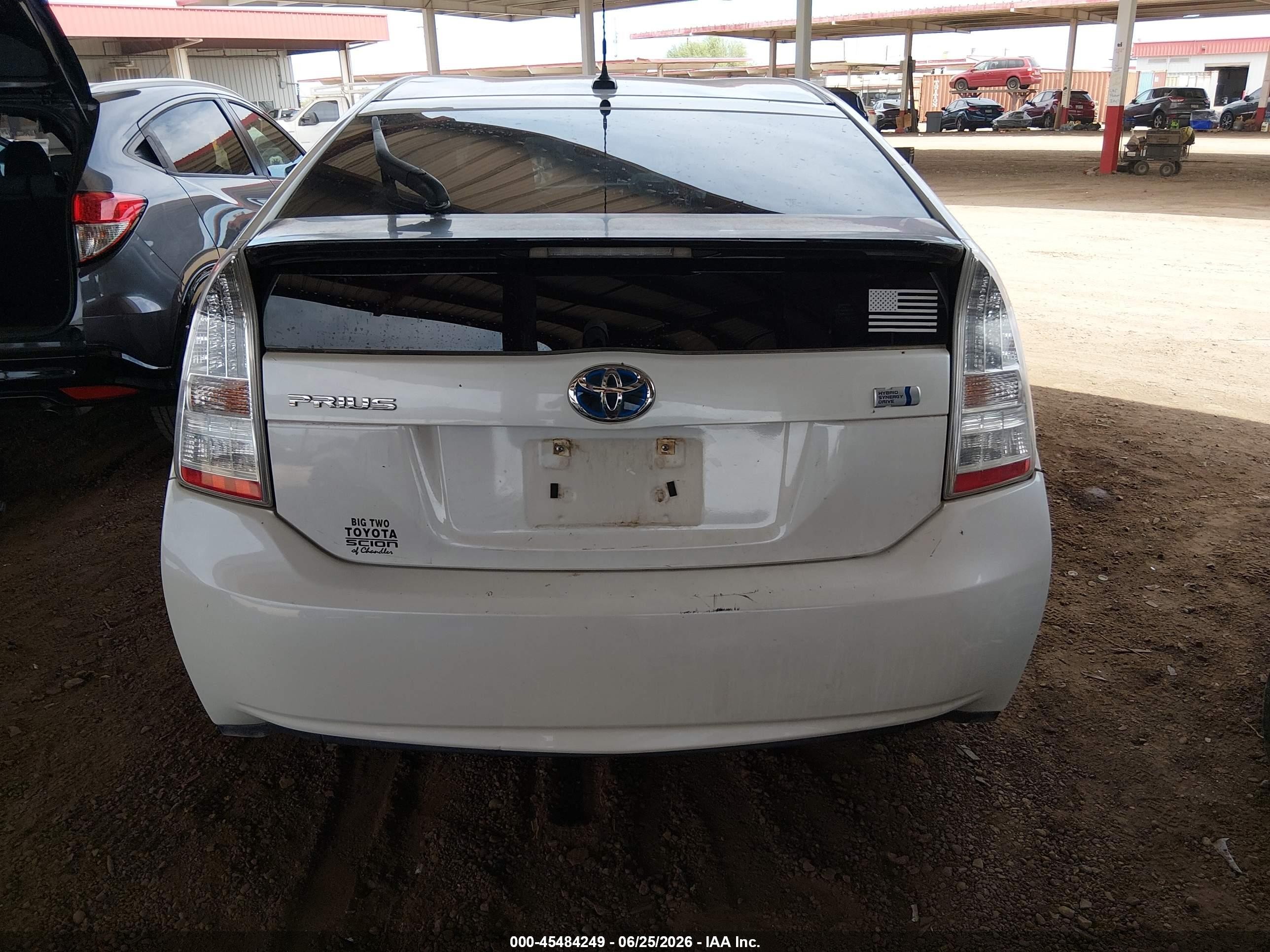 2011 Toyota Prius Two White vin: JTDKN3DU2B0248231