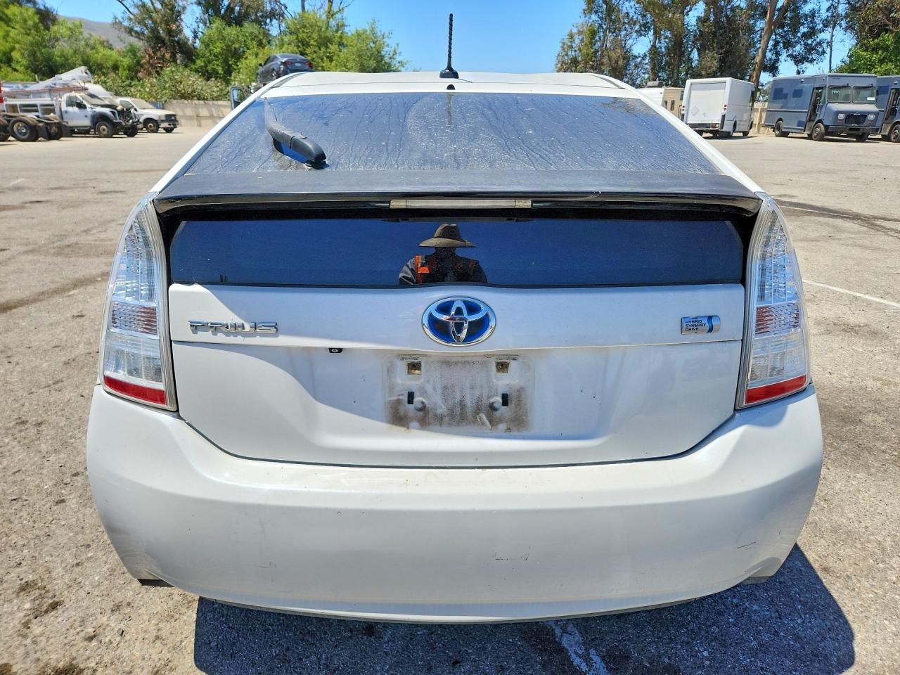 2011 Toyota Prius Three Белый vin: JTDKN3DU2B0252070