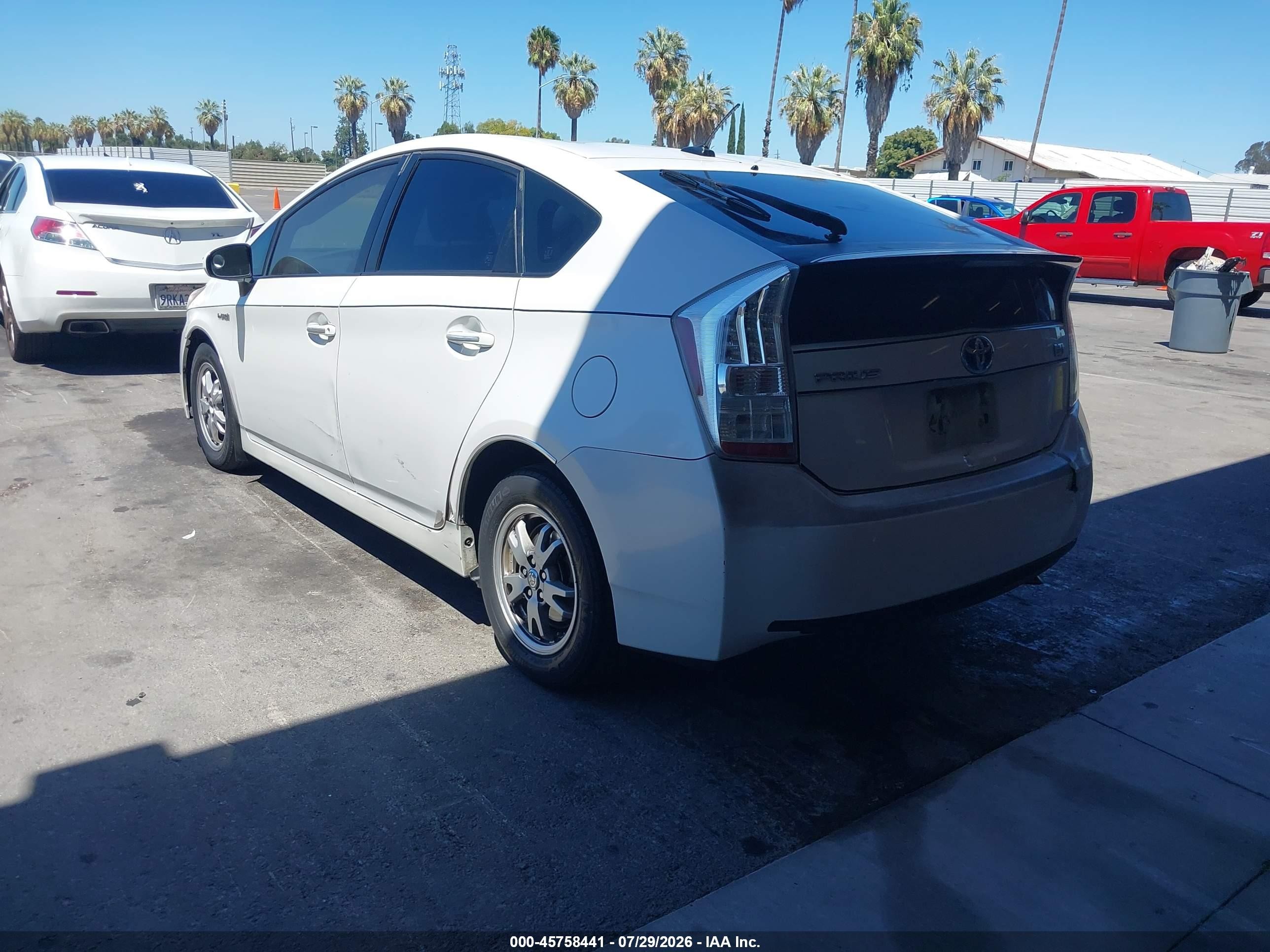 2011 Toyota Prius Three White vin: JTDKN3DU2B0255700