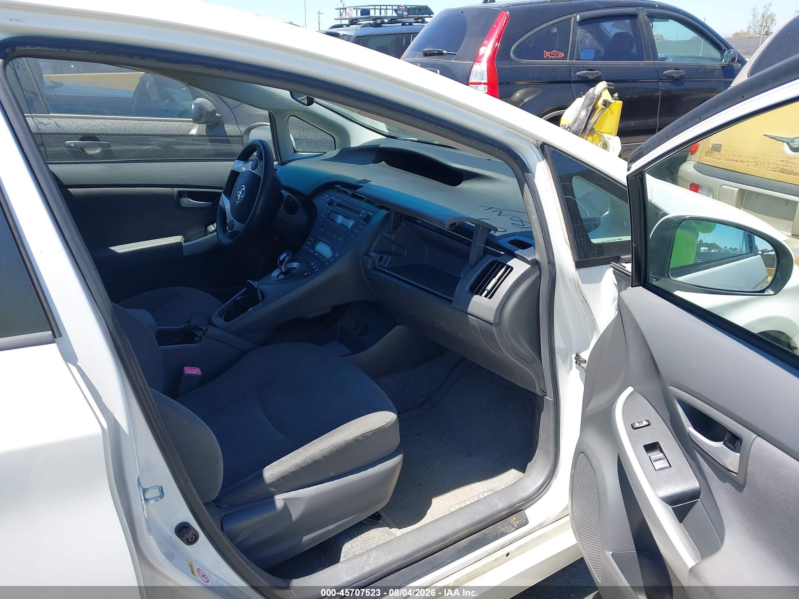 2011 Toyota Prius Two Белый vin: JTDKN3DU2B0256362