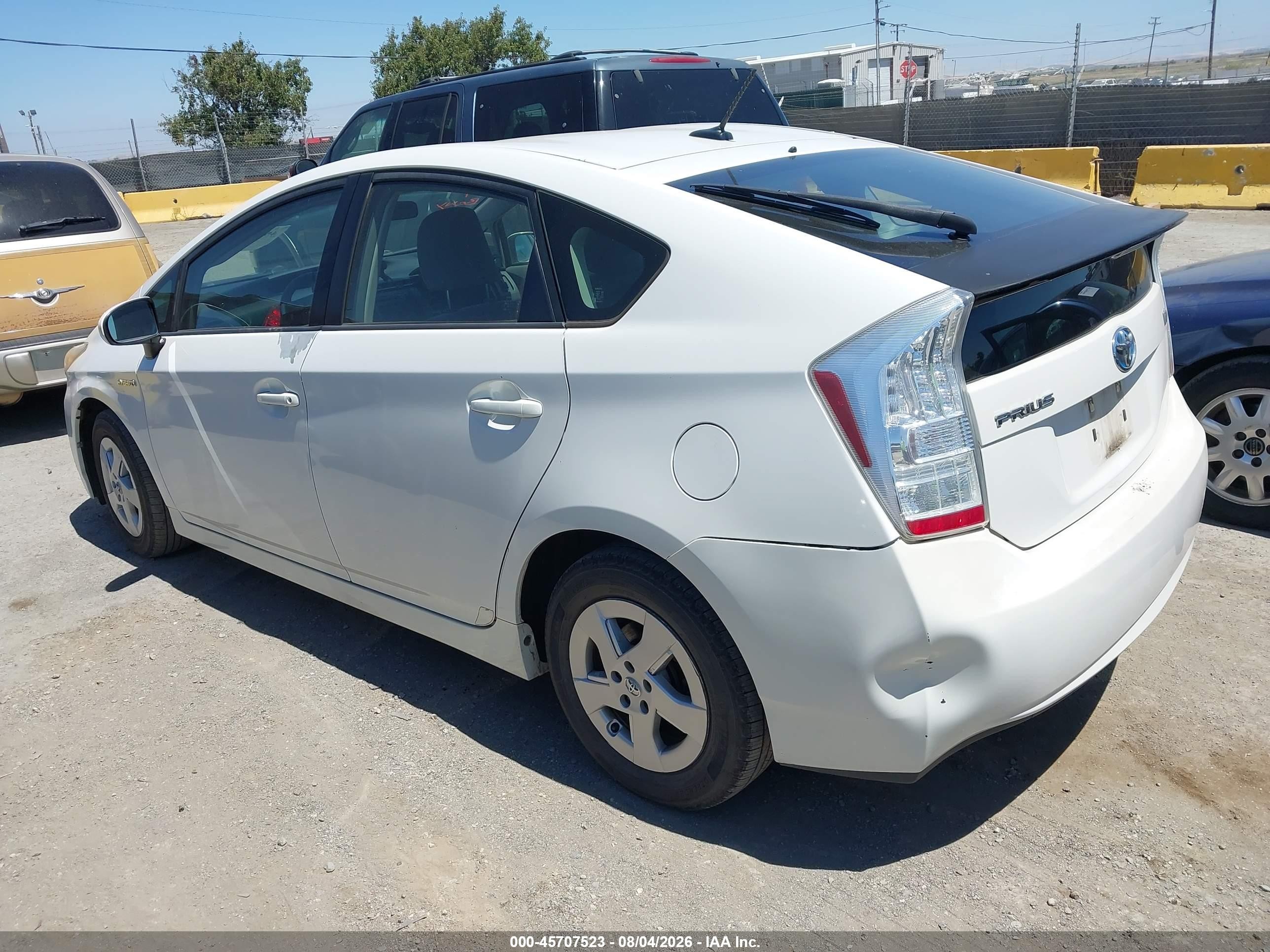 2011 Toyota Prius Two Белый vin: JTDKN3DU2B0256362