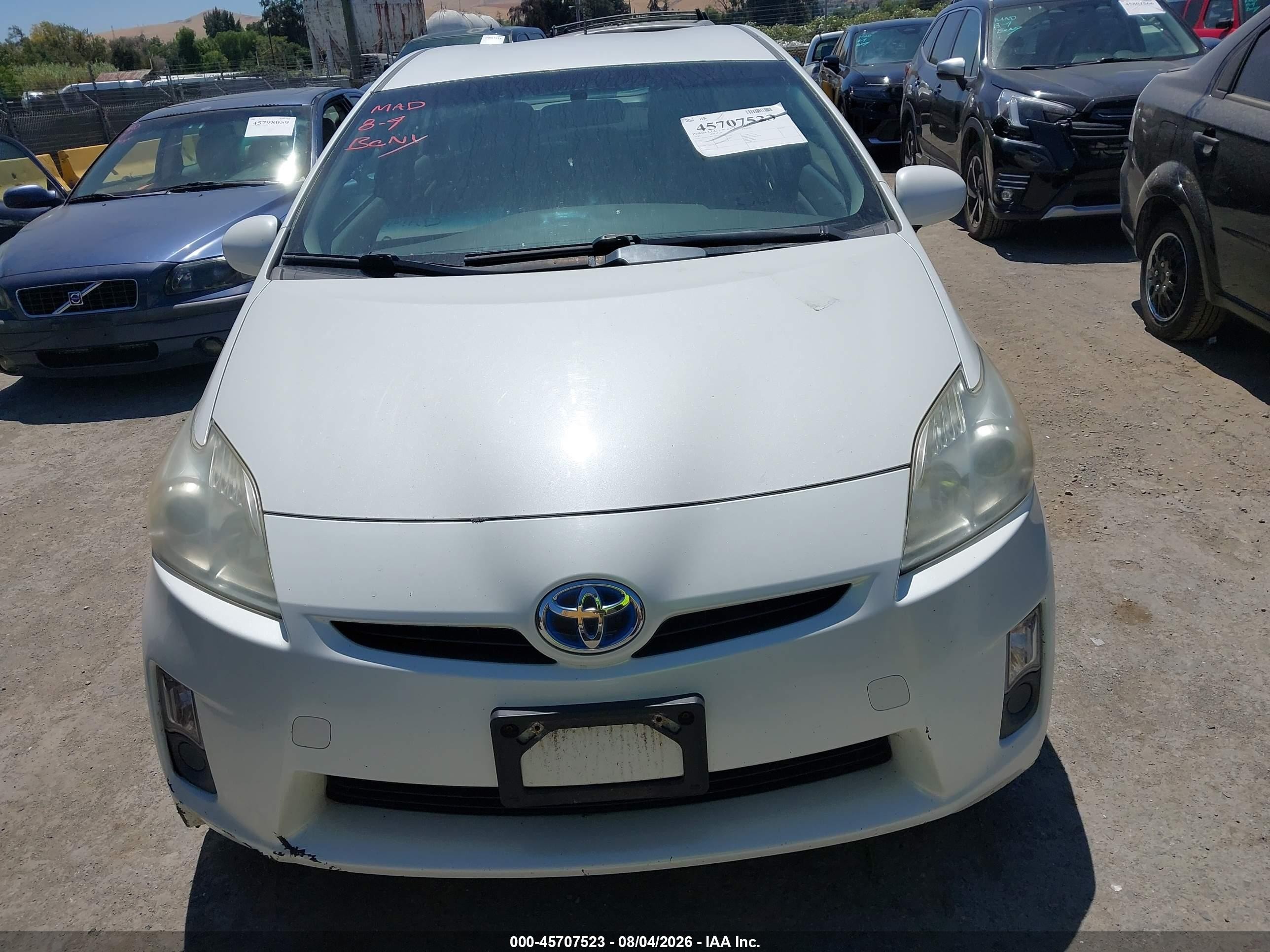 2011 Toyota Prius Two Белый vin: JTDKN3DU2B0256362