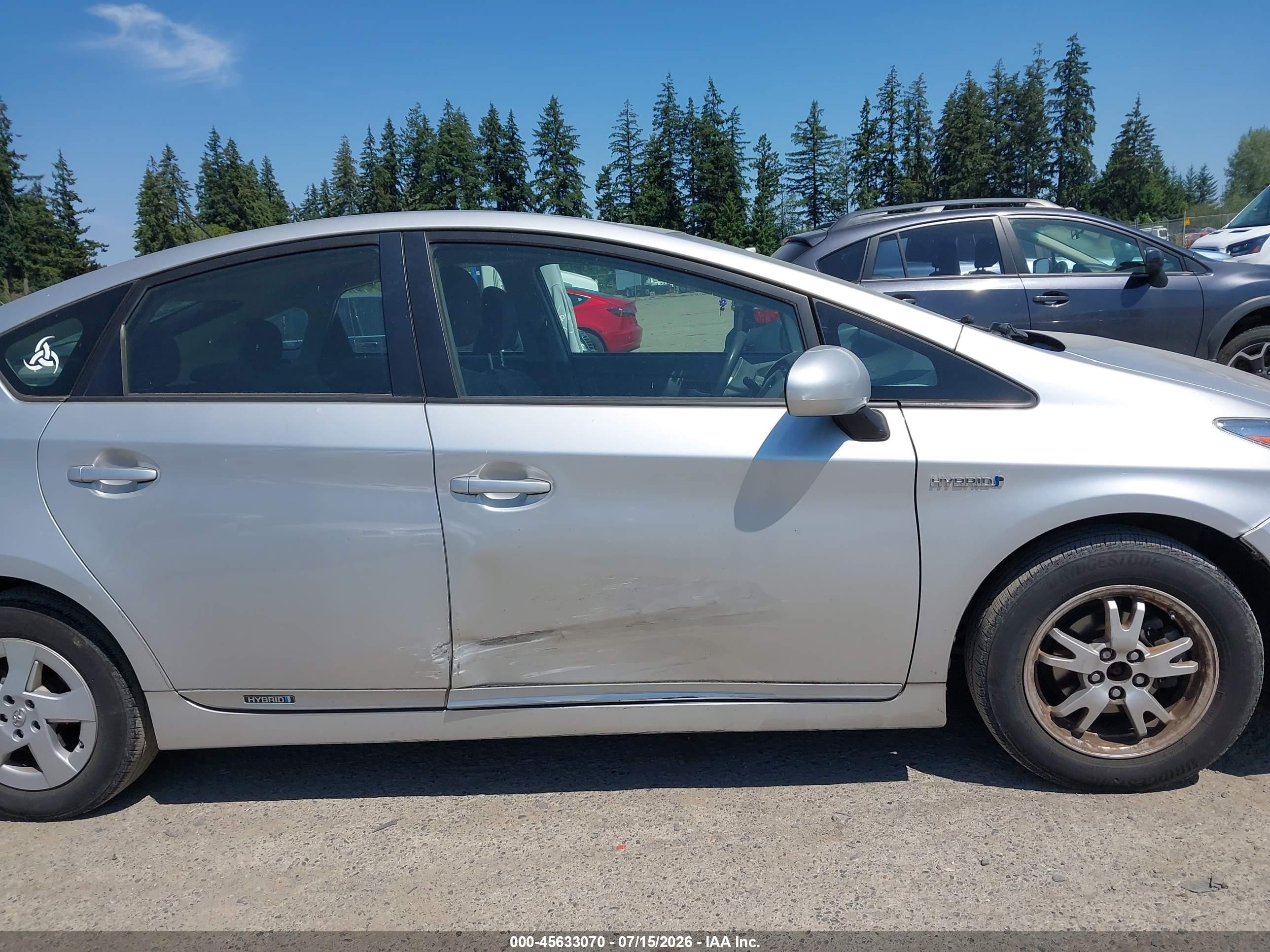 2011 Toyota Prius Two Silver vin: JTDKN3DU2B0257818