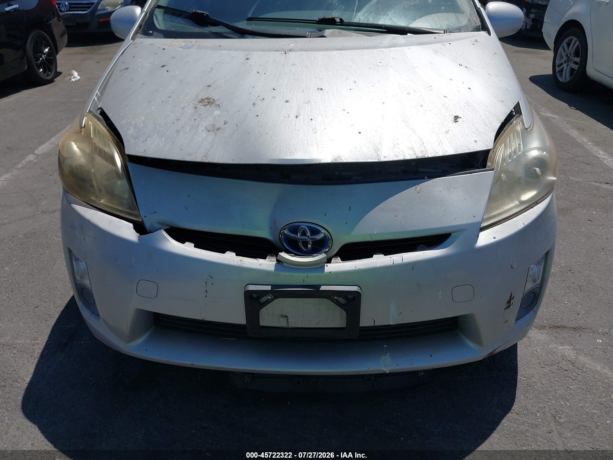 2011 Toyota Prius Two Серебряный vin: JTDKN3DU2B0268060