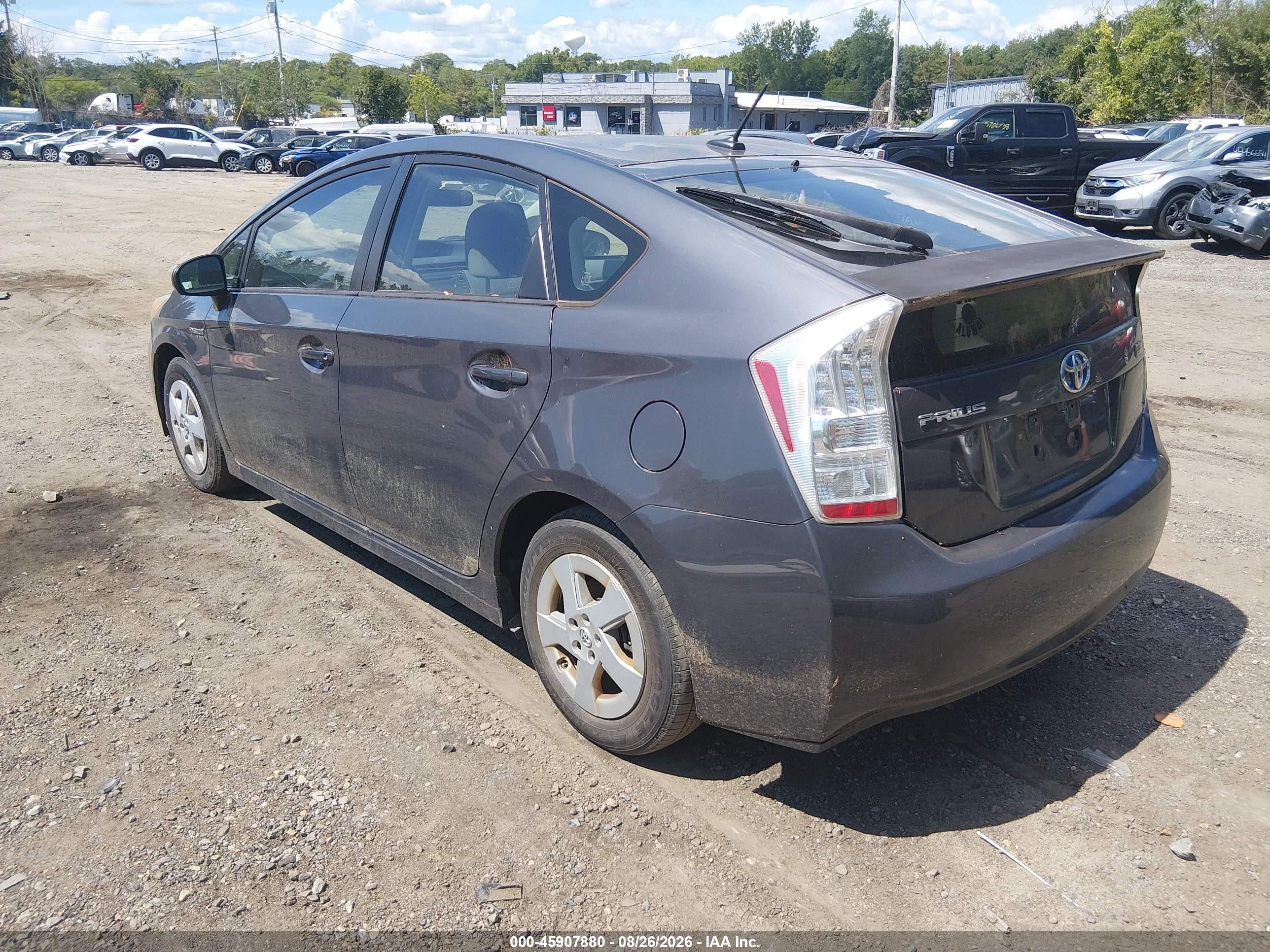 2011 Toyota Prius Three Бежевый vin: JTDKN3DU2B0299860
