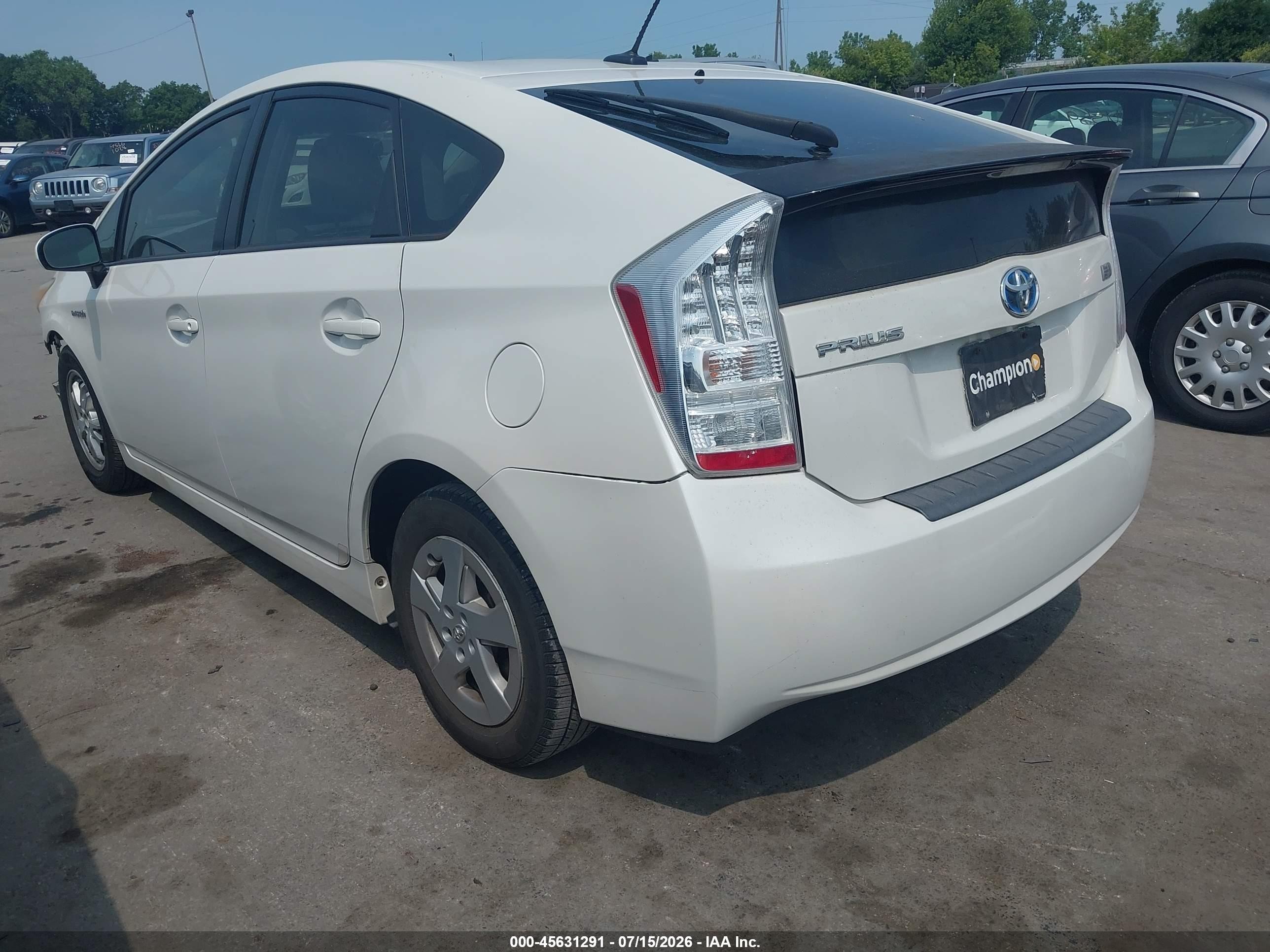 2011 Toyota Prius Two White vin: JTDKN3DU2B0322389