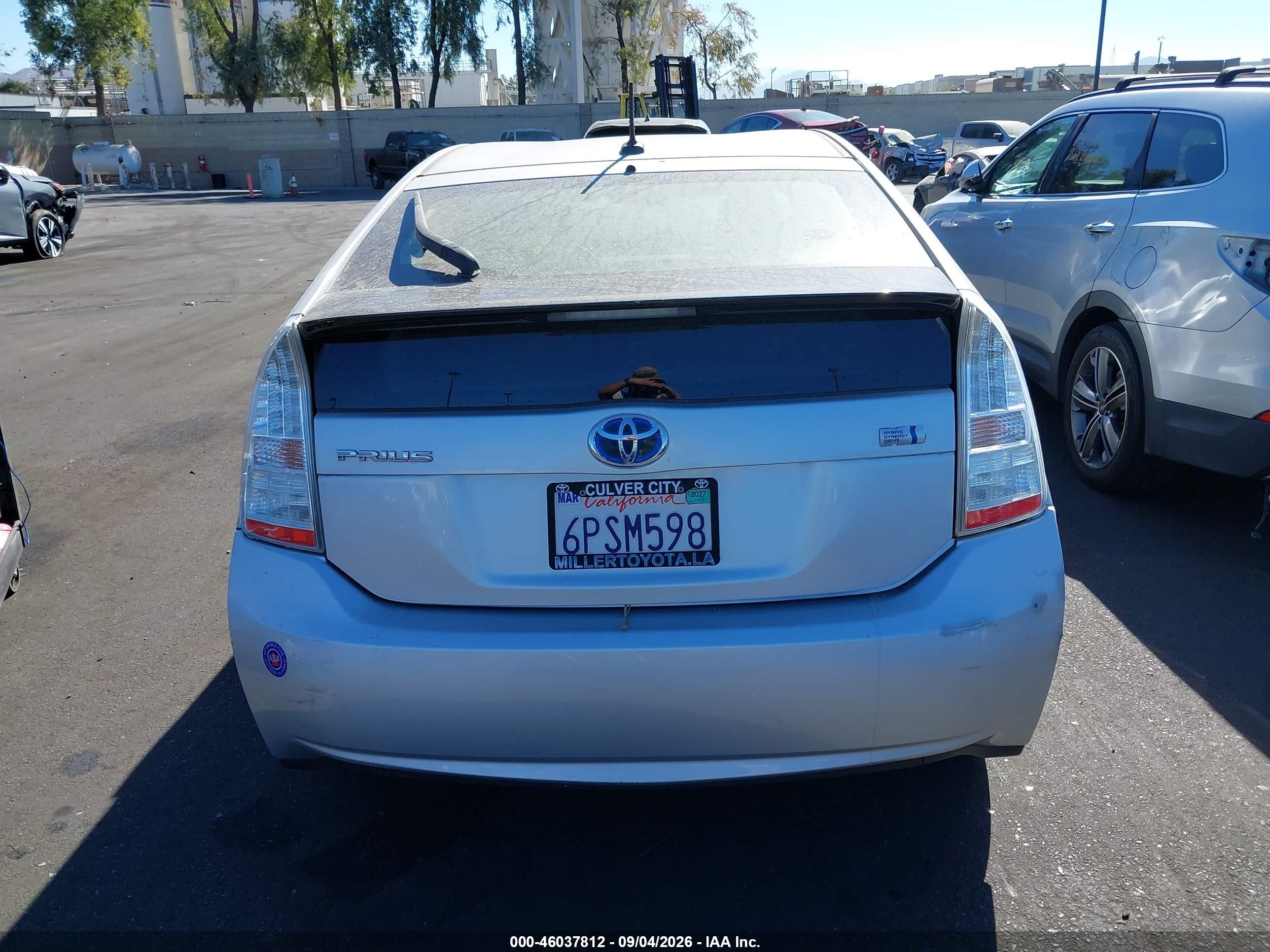 2011 Toyota Prius Two Silver vin: JTDKN3DU2B1334844