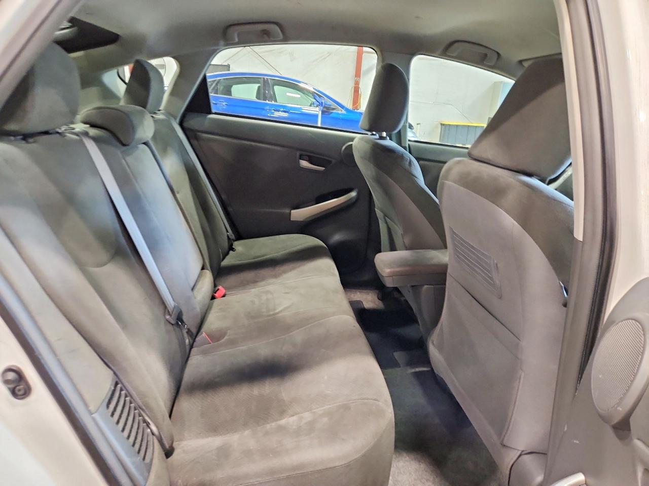 2011 Toyota Prius Three White vin: JTDKN3DU2B1357962