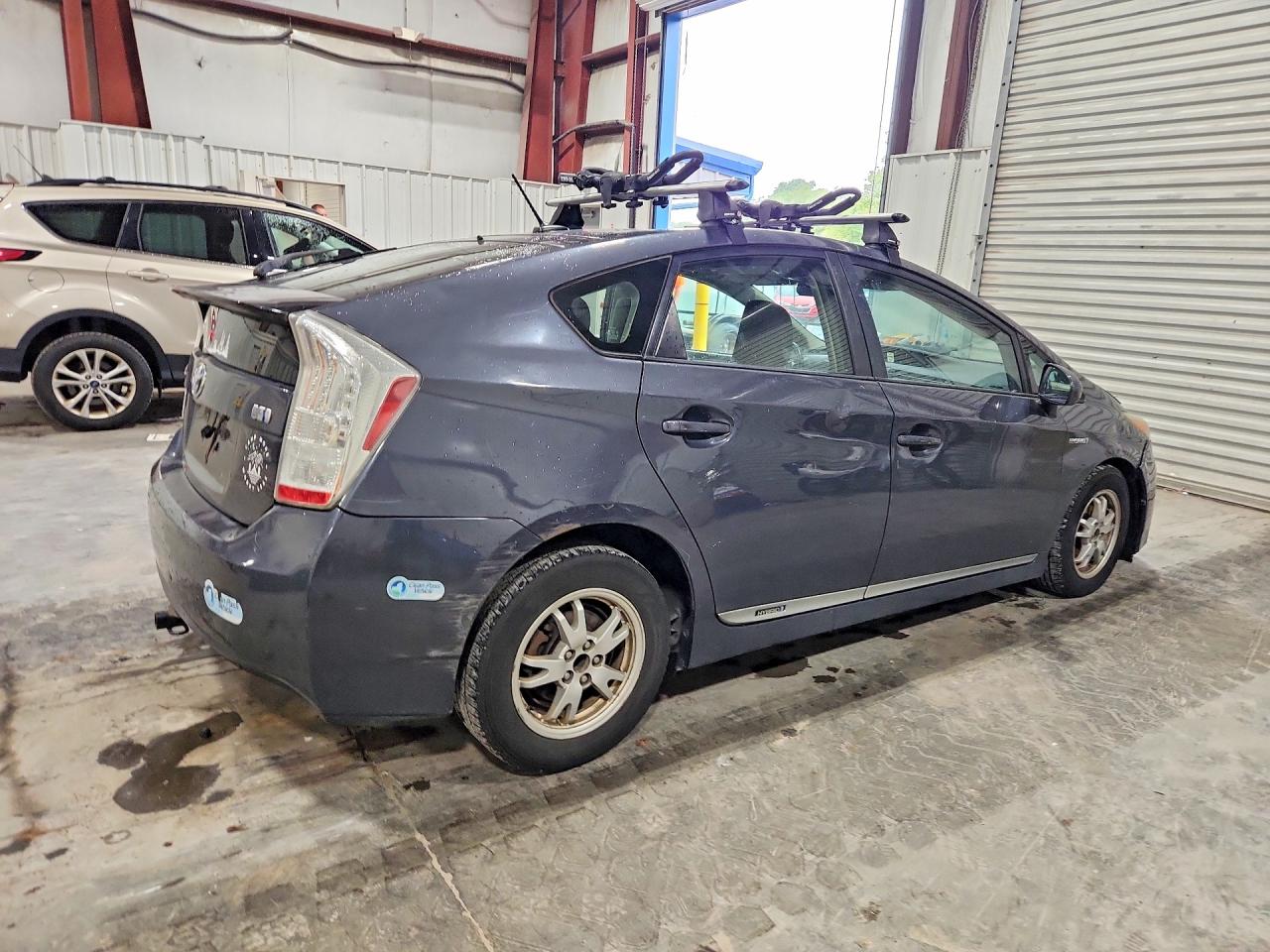 2011 Toyota Prius Three Серый vin: JTDKN3DU2B1382764