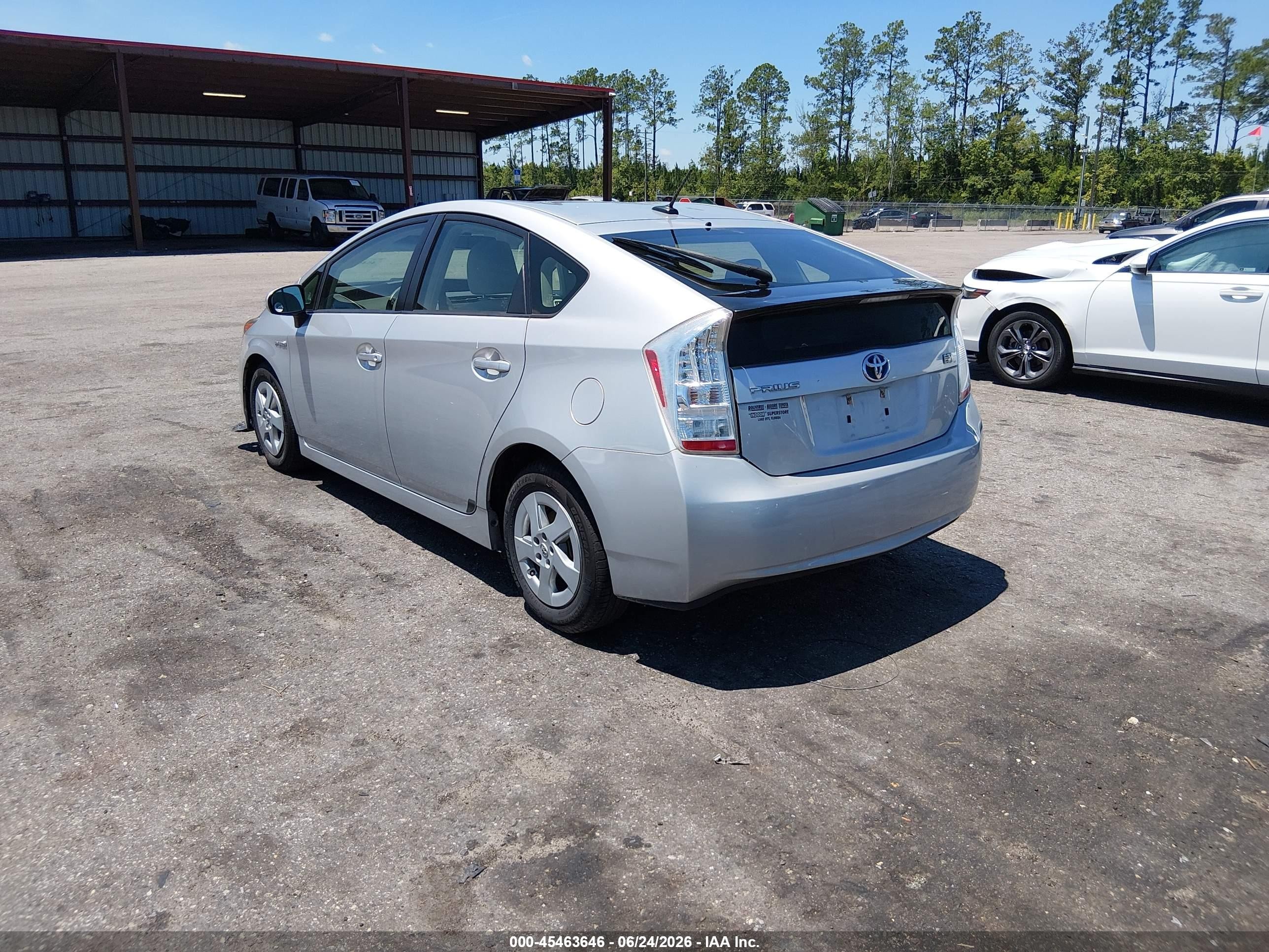 2011 Toyota Prius Two Silver vin: JTDKN3DU2B1385633