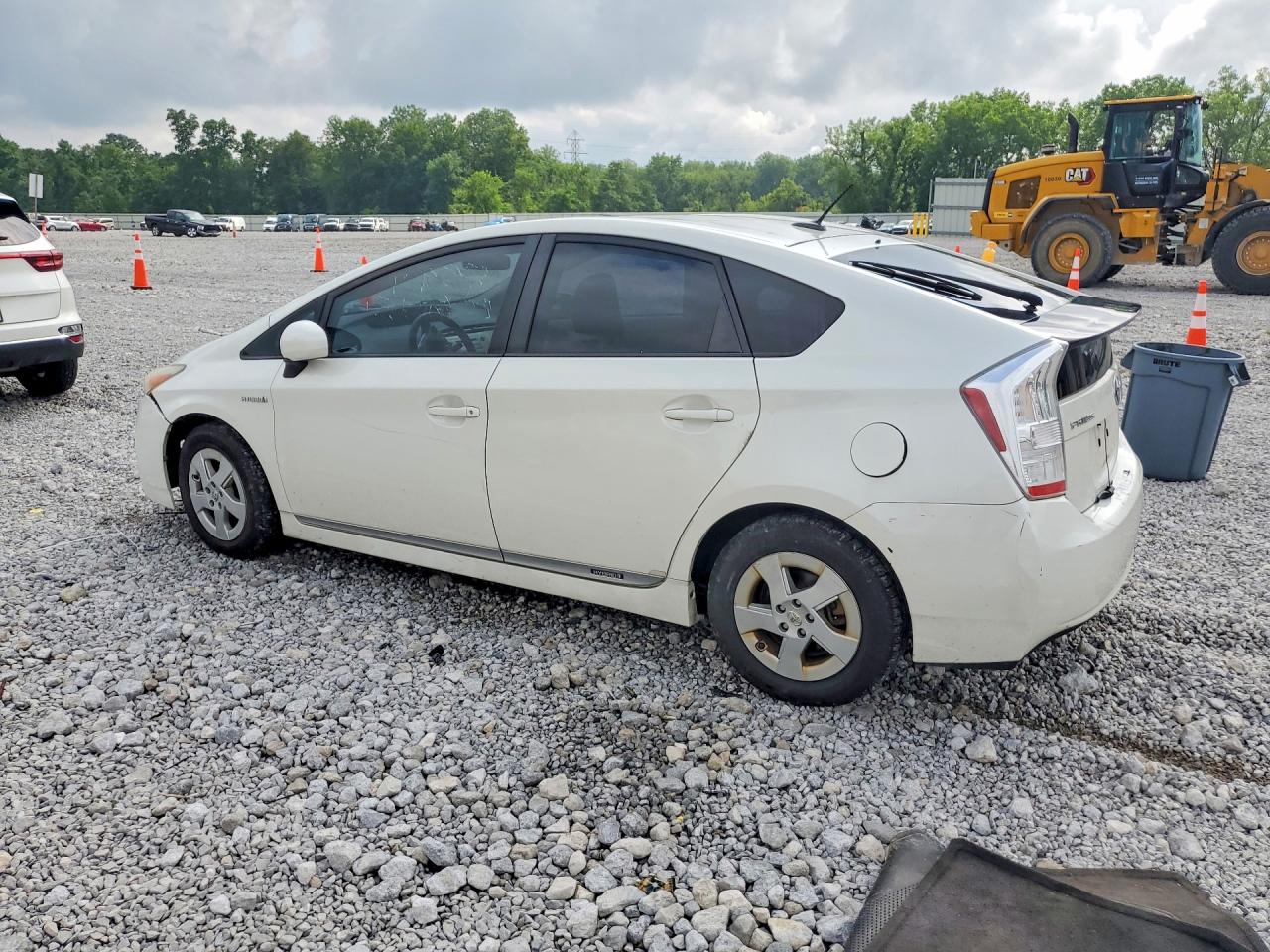 2011 Toyota Prius Two Белый vin: JTDKN3DU2B1423409