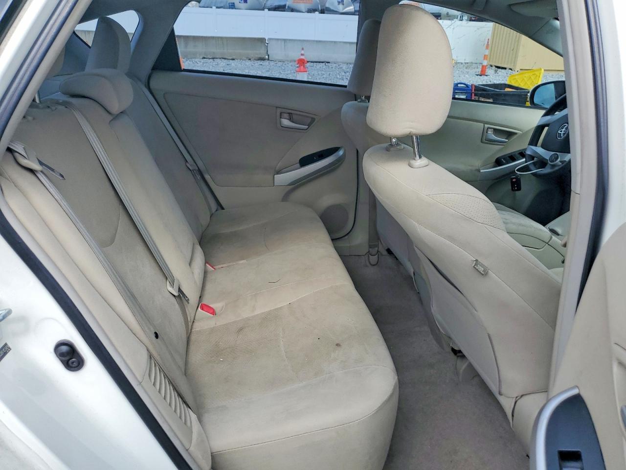 2011 Toyota Prius Two Белый vin: JTDKN3DU2B1423409