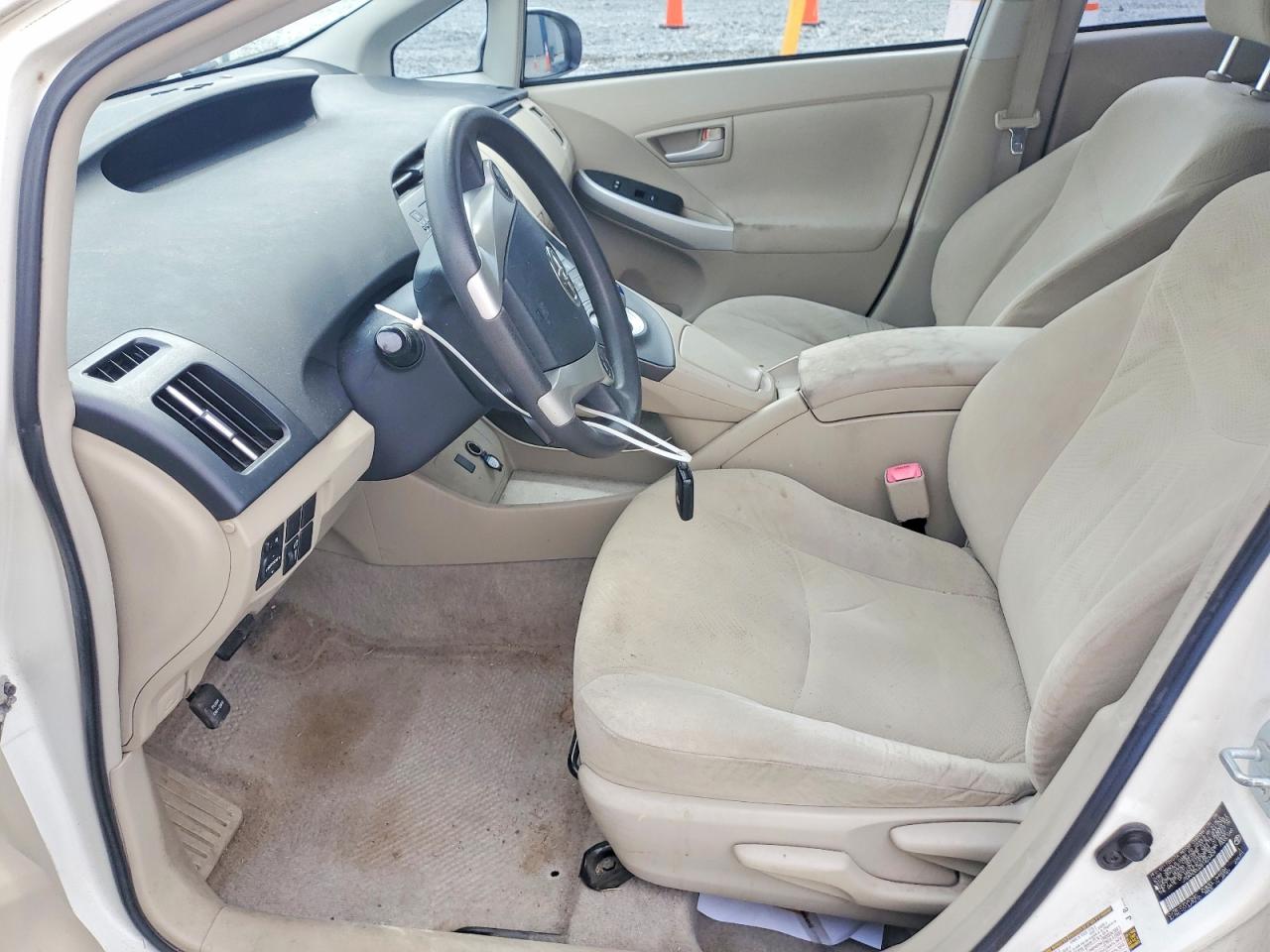 2011 Toyota Prius Two Белый vin: JTDKN3DU2B1423409