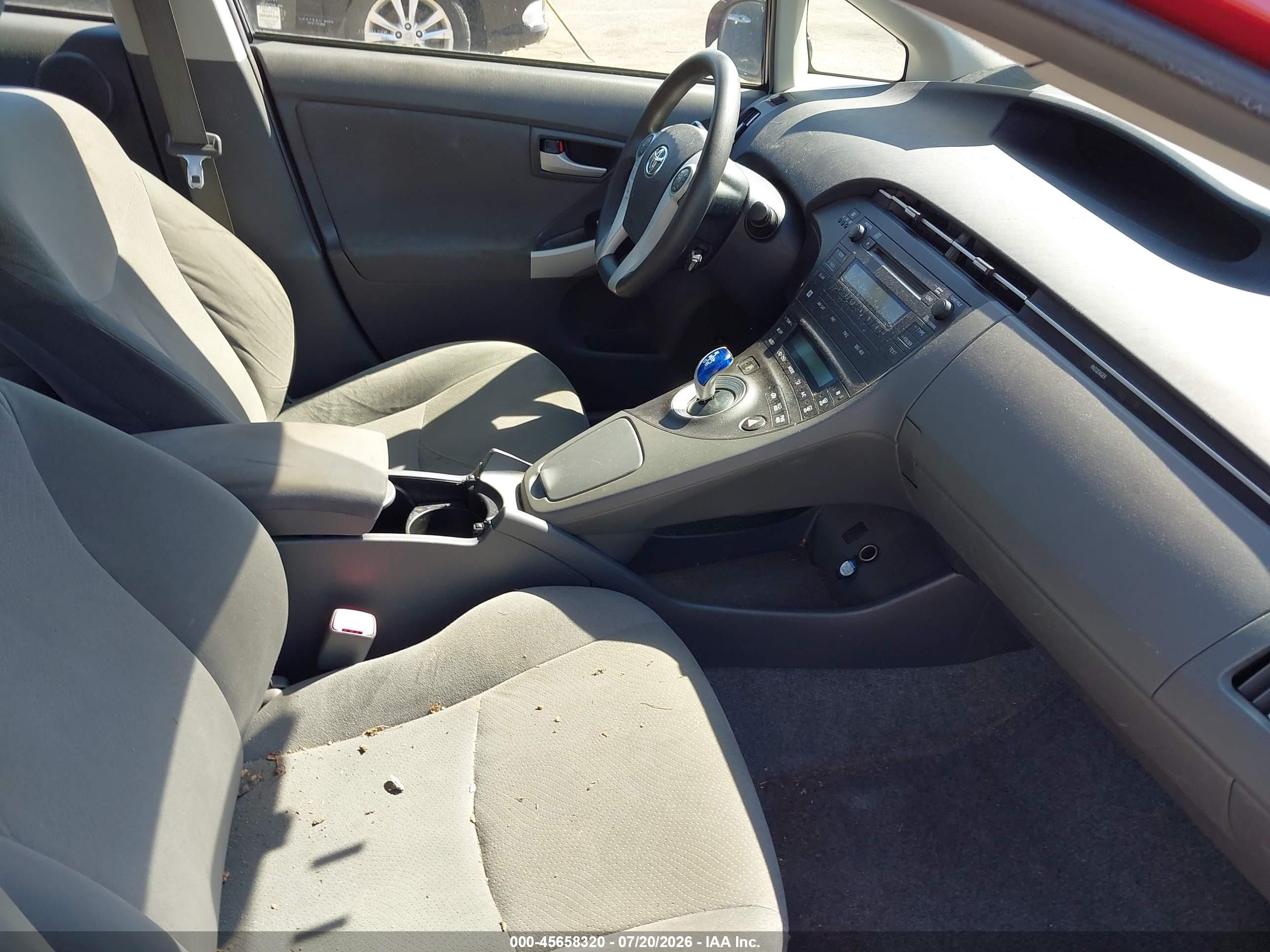 2011 Toyota Prius Three Красный vin: JTDKN3DU2B1431963