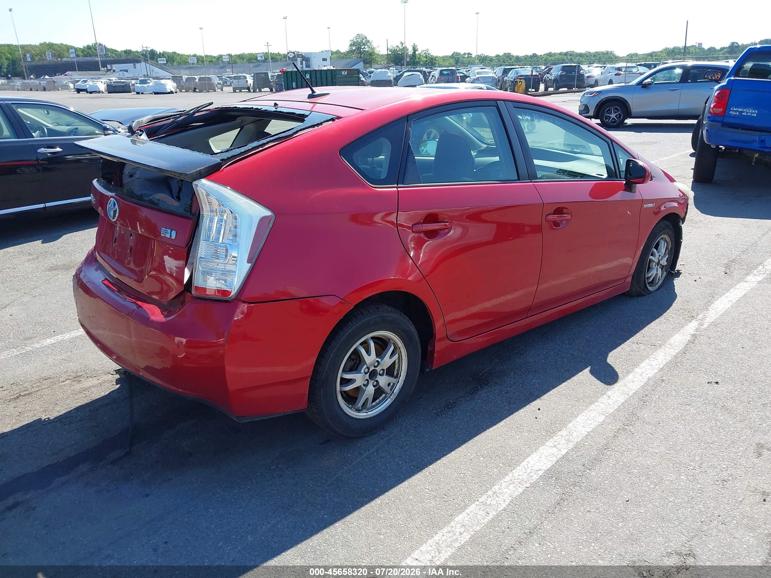2011 Toyota Prius Three Красный vin: JTDKN3DU2B1431963