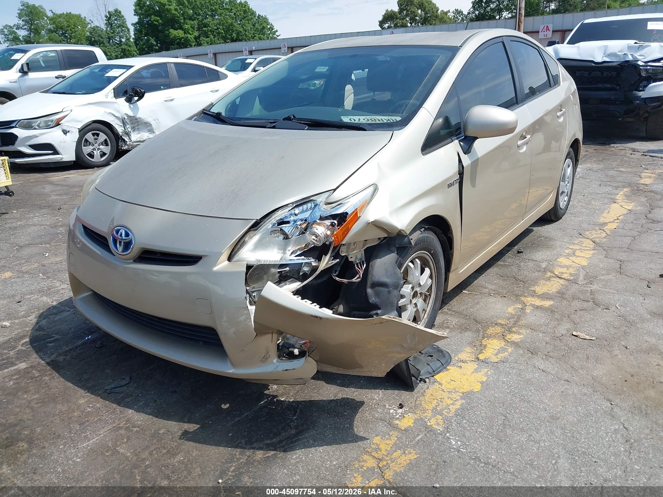 2011 Toyota Prius Two Бежевый vin: JTDKN3DU2B1470732