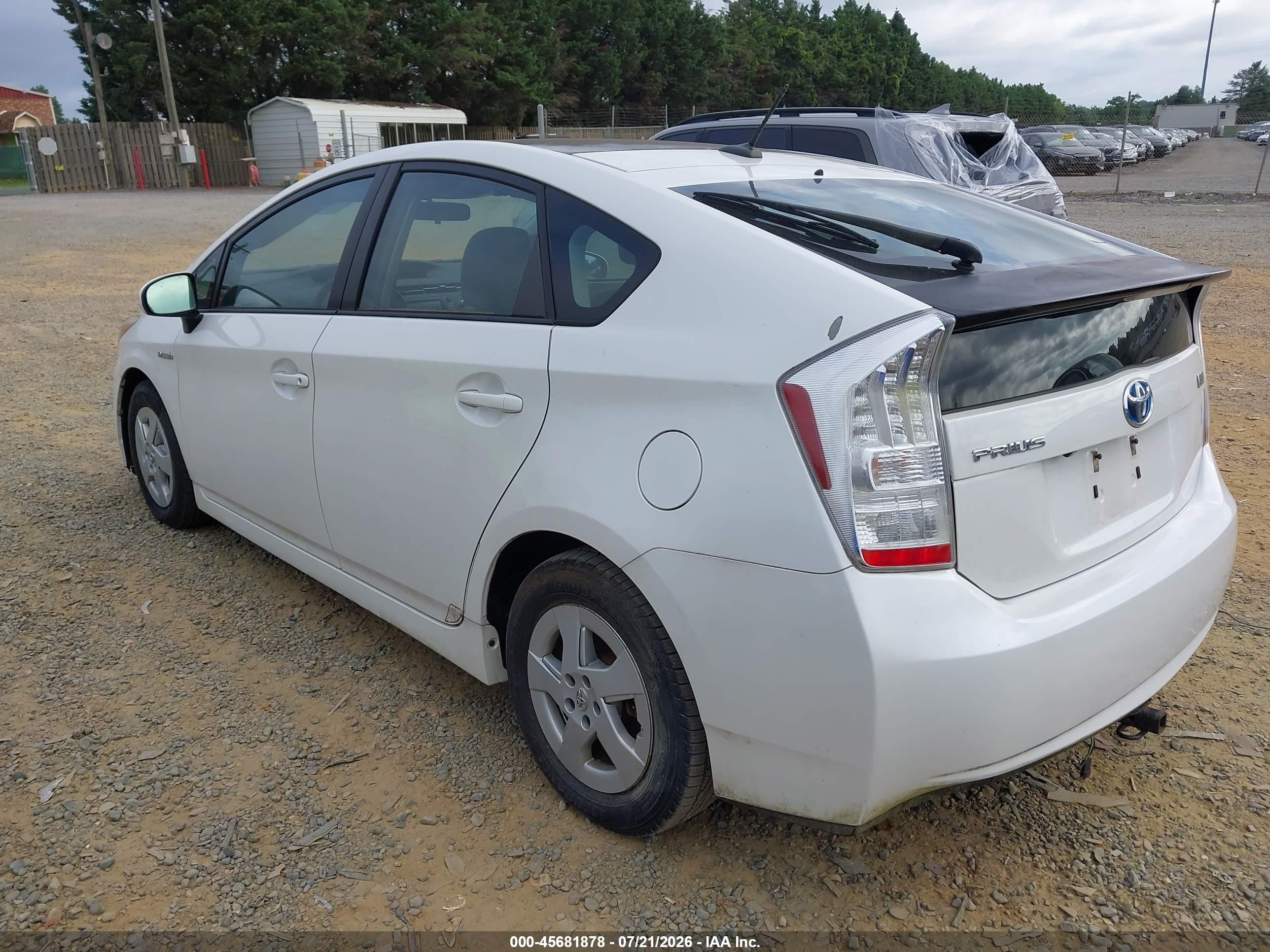 2011 Toyota Prius Three Белый vin: JTDKN3DU2B5342015