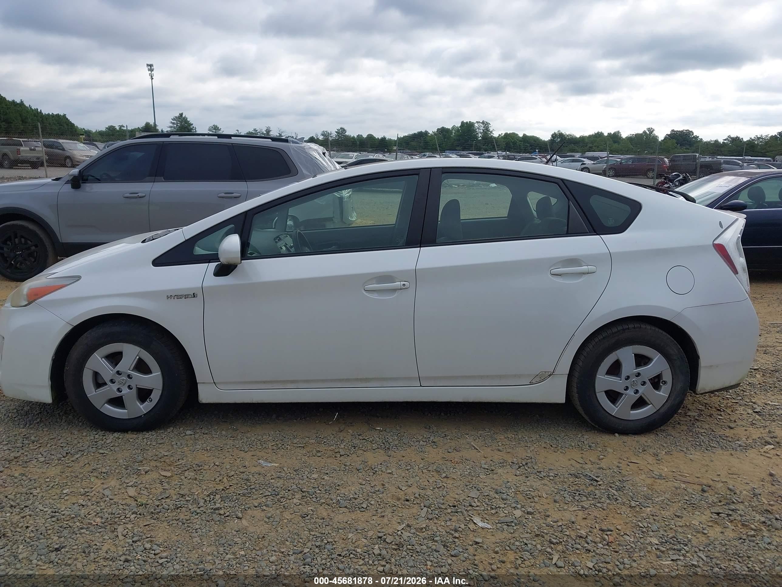 2011 Toyota Prius Three Белый vin: JTDKN3DU2B5342015