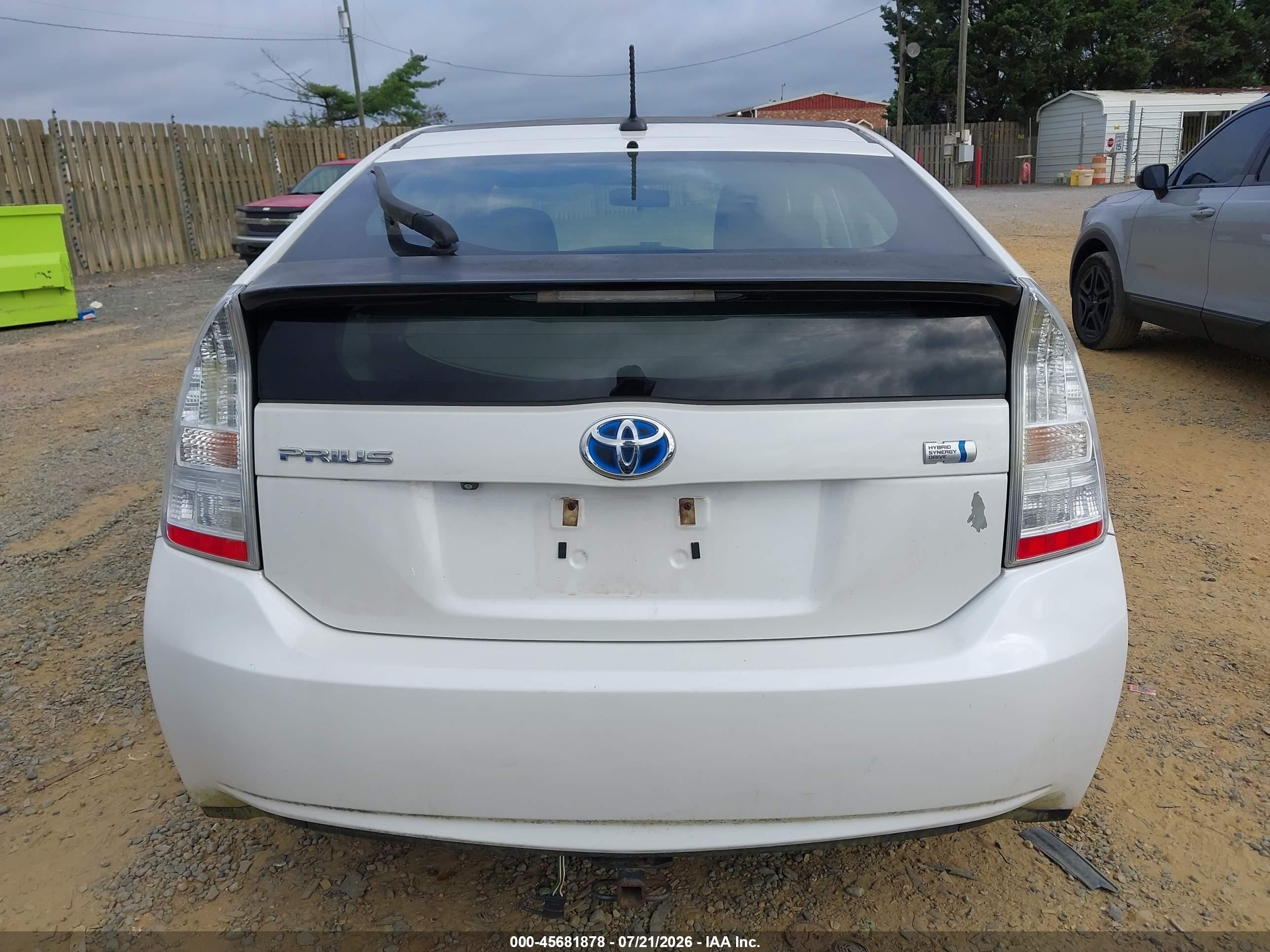 2011 Toyota Prius Three Белый vin: JTDKN3DU2B5342015