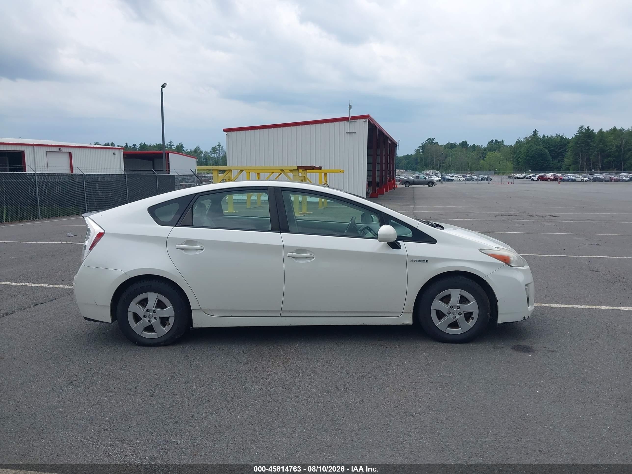 2011 Toyota Prius Three Белый vin: JTDKN3DU2B5348610