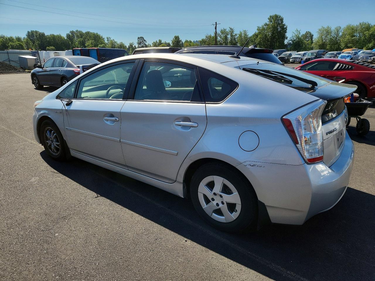 2011 Toyota Prius Three Silver vin: JTDKN3DU2B5349384