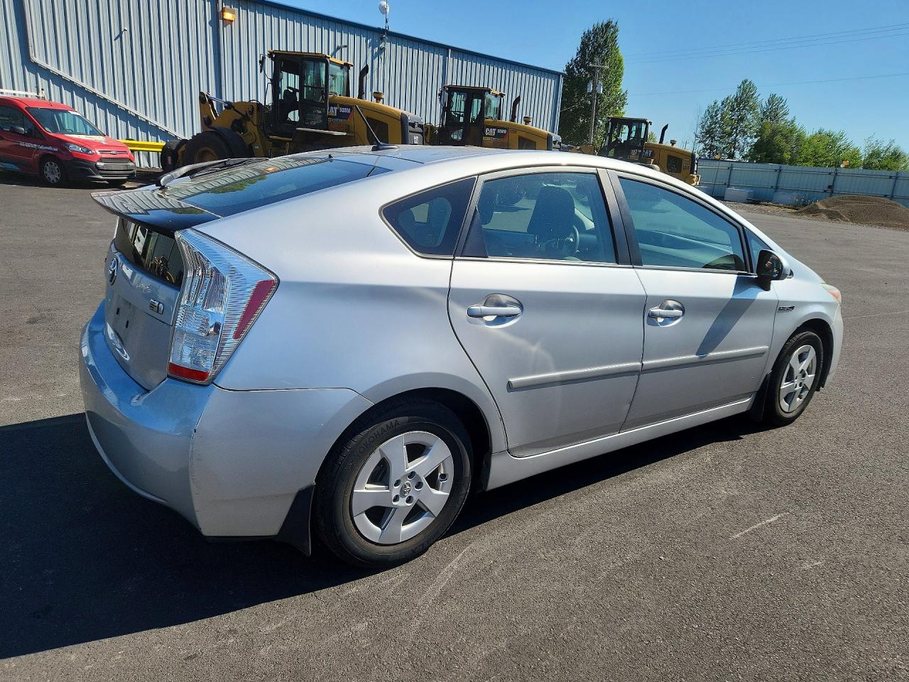2011 Toyota Prius Three Silver vin: JTDKN3DU2B5349384