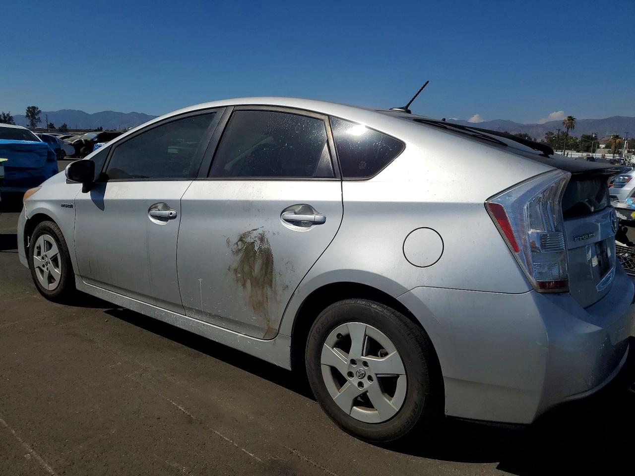 2011 Toyota Prius Three Silver vin: JTDKN3DU2B5357338