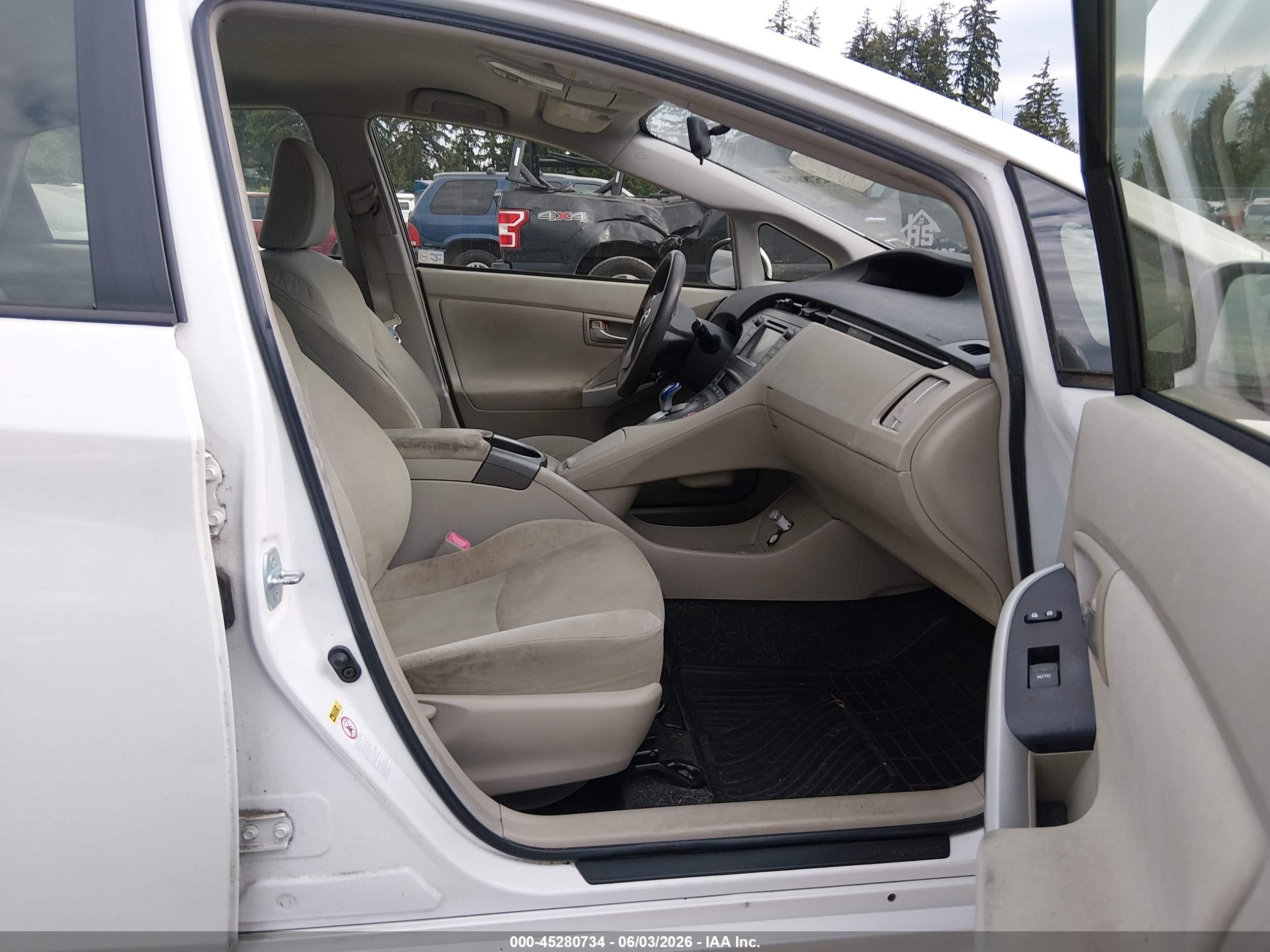 2012 Toyota Prius Two White vin: JTDKN3DU2C0335046