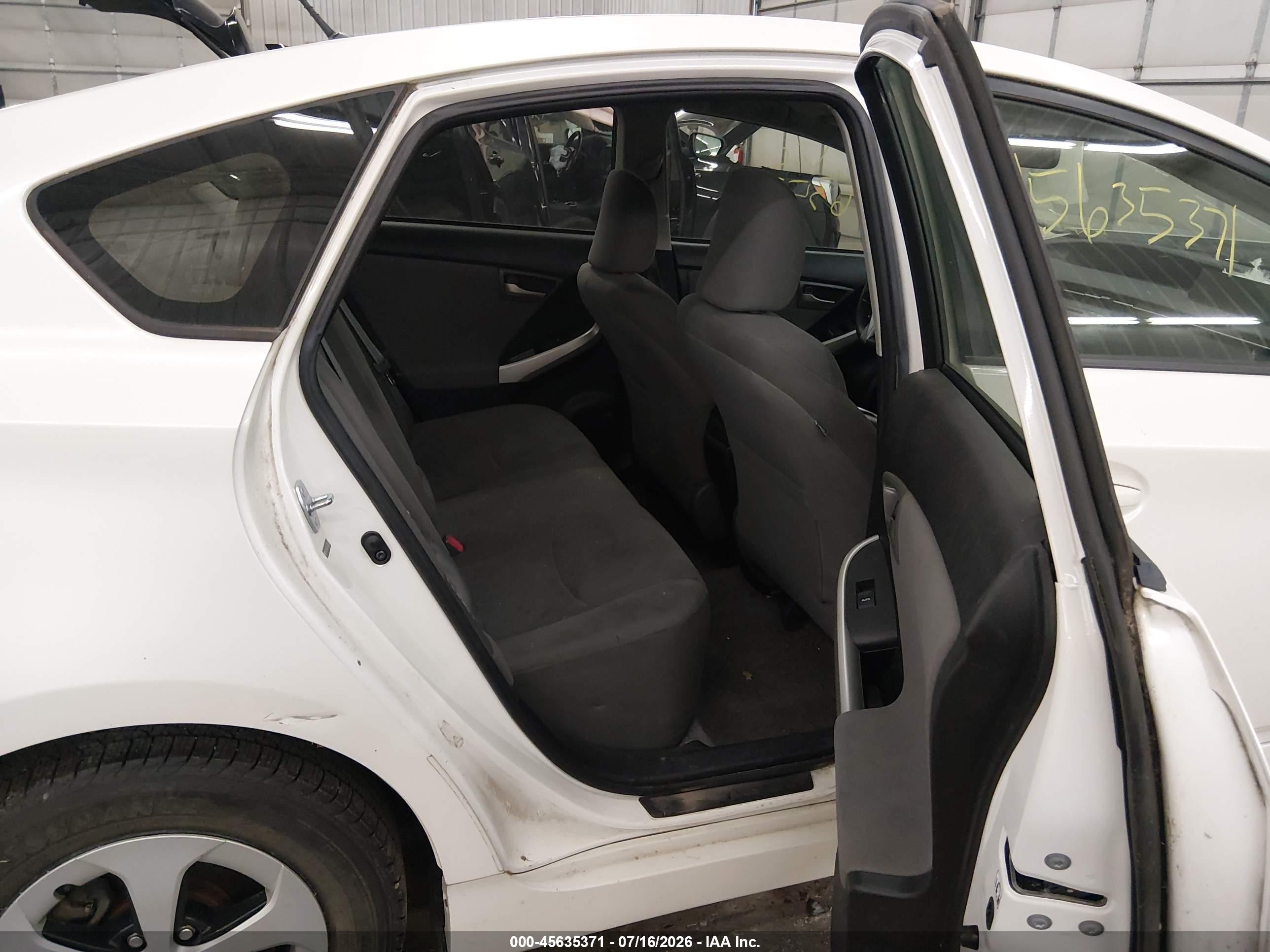 2012 Toyota Prius Two White vin: JTDKN3DU2C5375422