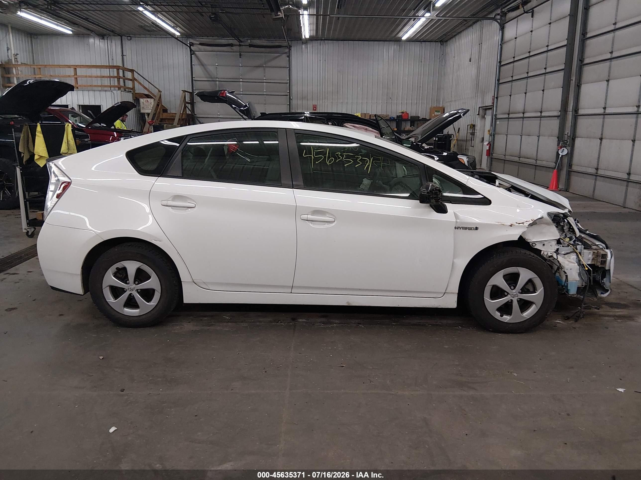 2012 Toyota Prius Two White vin: JTDKN3DU2C5375422