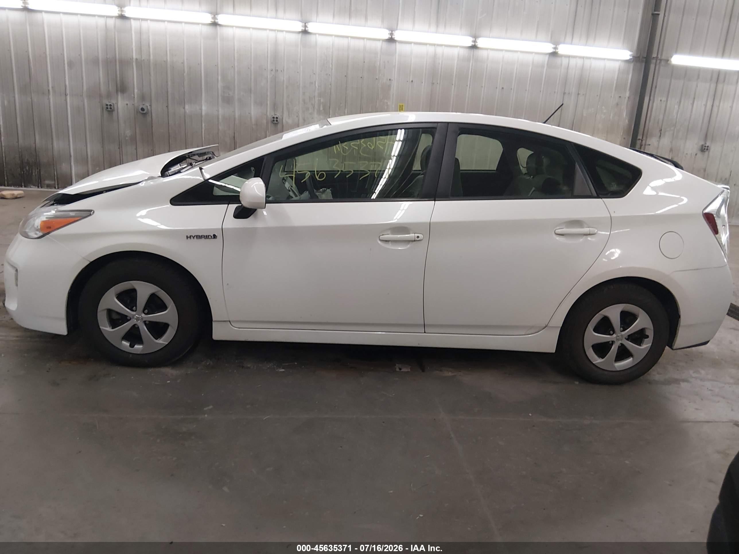 2012 Toyota Prius Two White vin: JTDKN3DU2C5375422