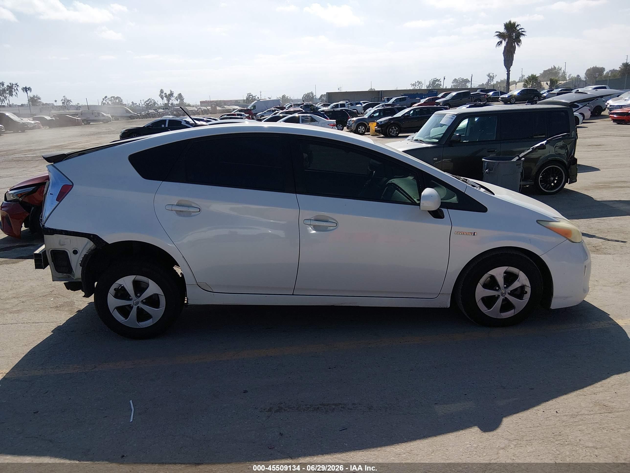 2012 Toyota Prius Three White vin: JTDKN3DU2C5391149
