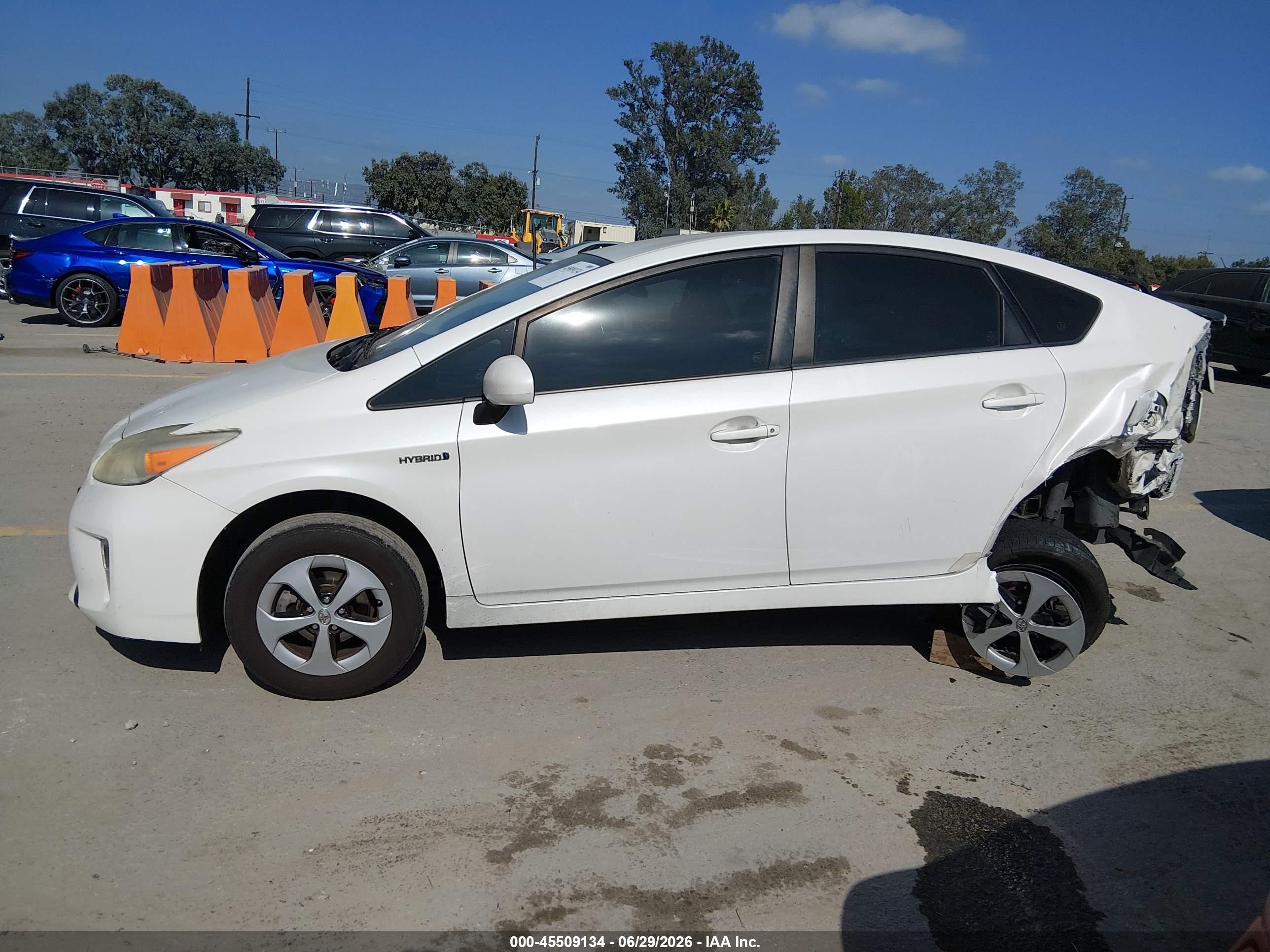 2012 Toyota Prius Three White vin: JTDKN3DU2C5391149