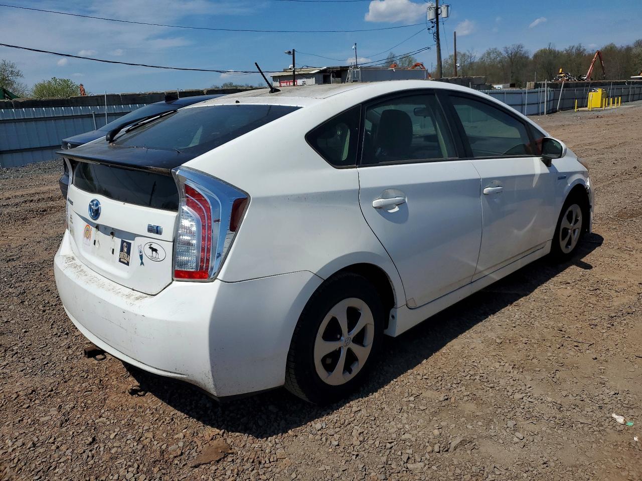 2012 Toyota Prius Two White vin: JTDKN3DU2C5398229