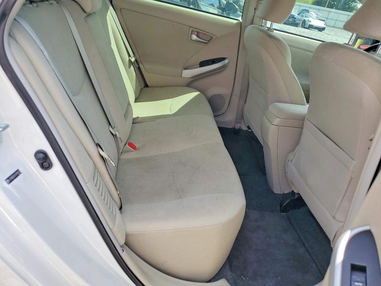 2012 Toyota Prius Two White vin: JTDKN3DU2C5399512