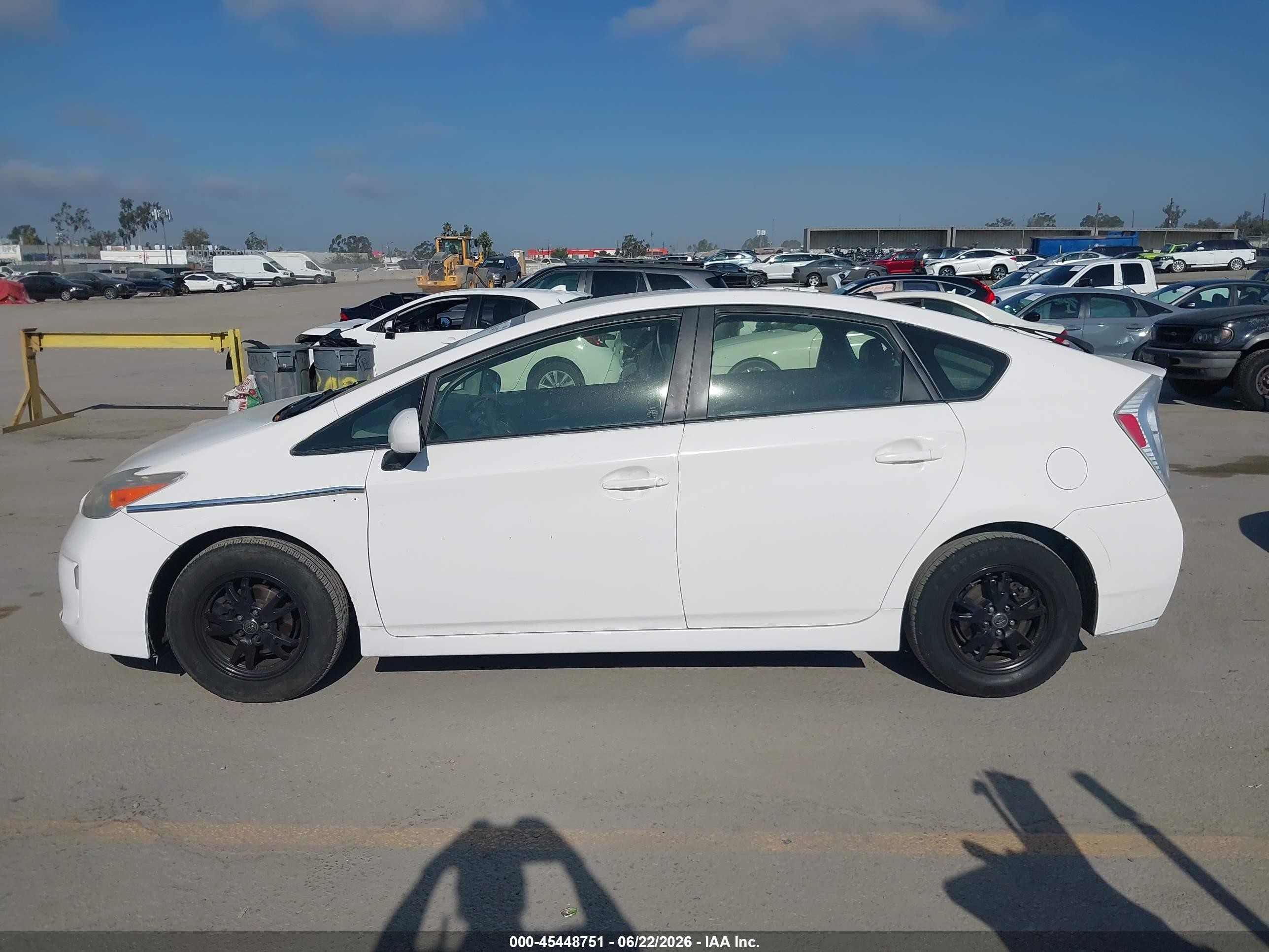 2012 Toyota Prius Three White vin: JTDKN3DU2C5408239