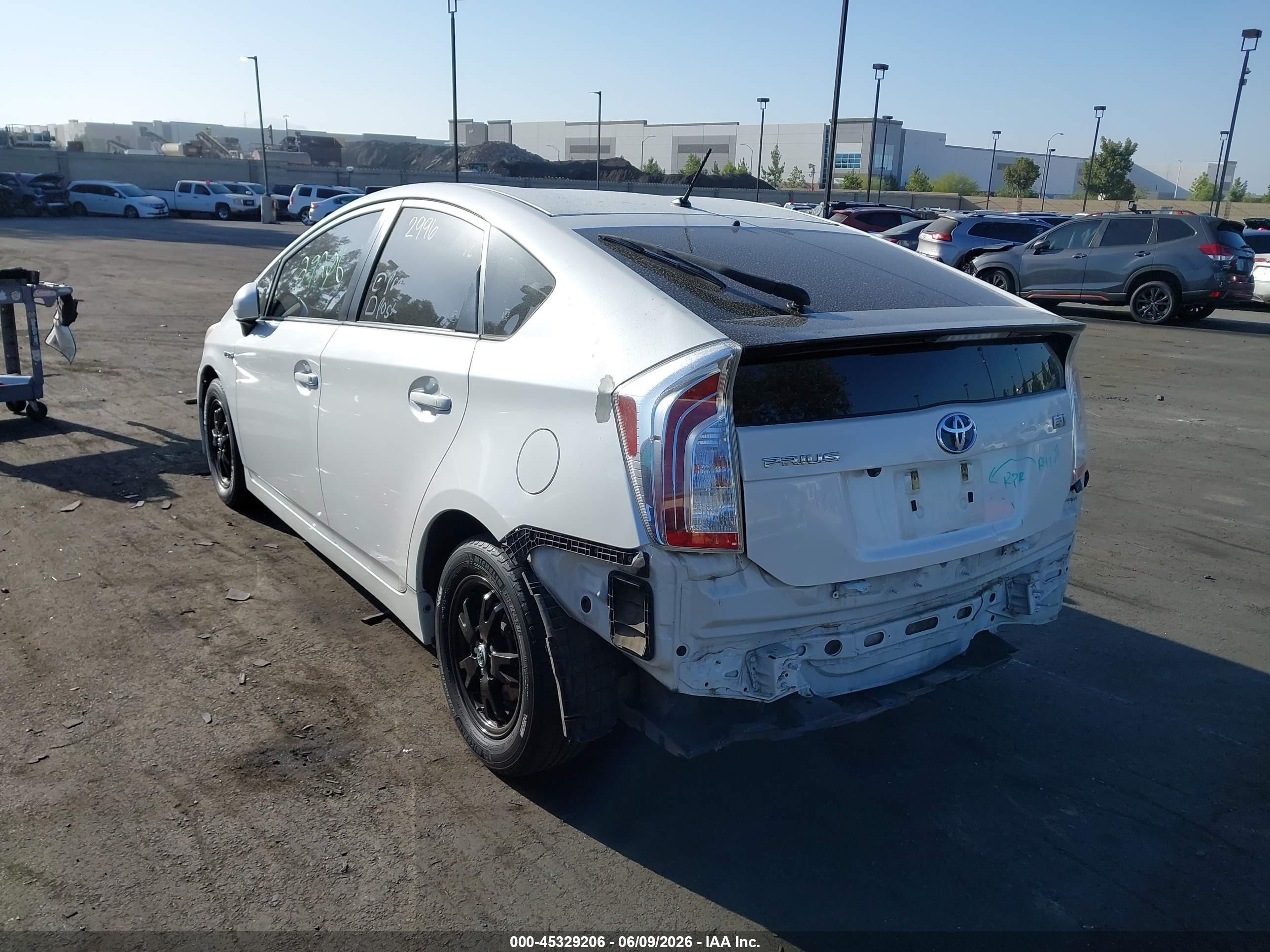 2012 Toyota Prius Two White vin: JTDKN3DU2C5412470