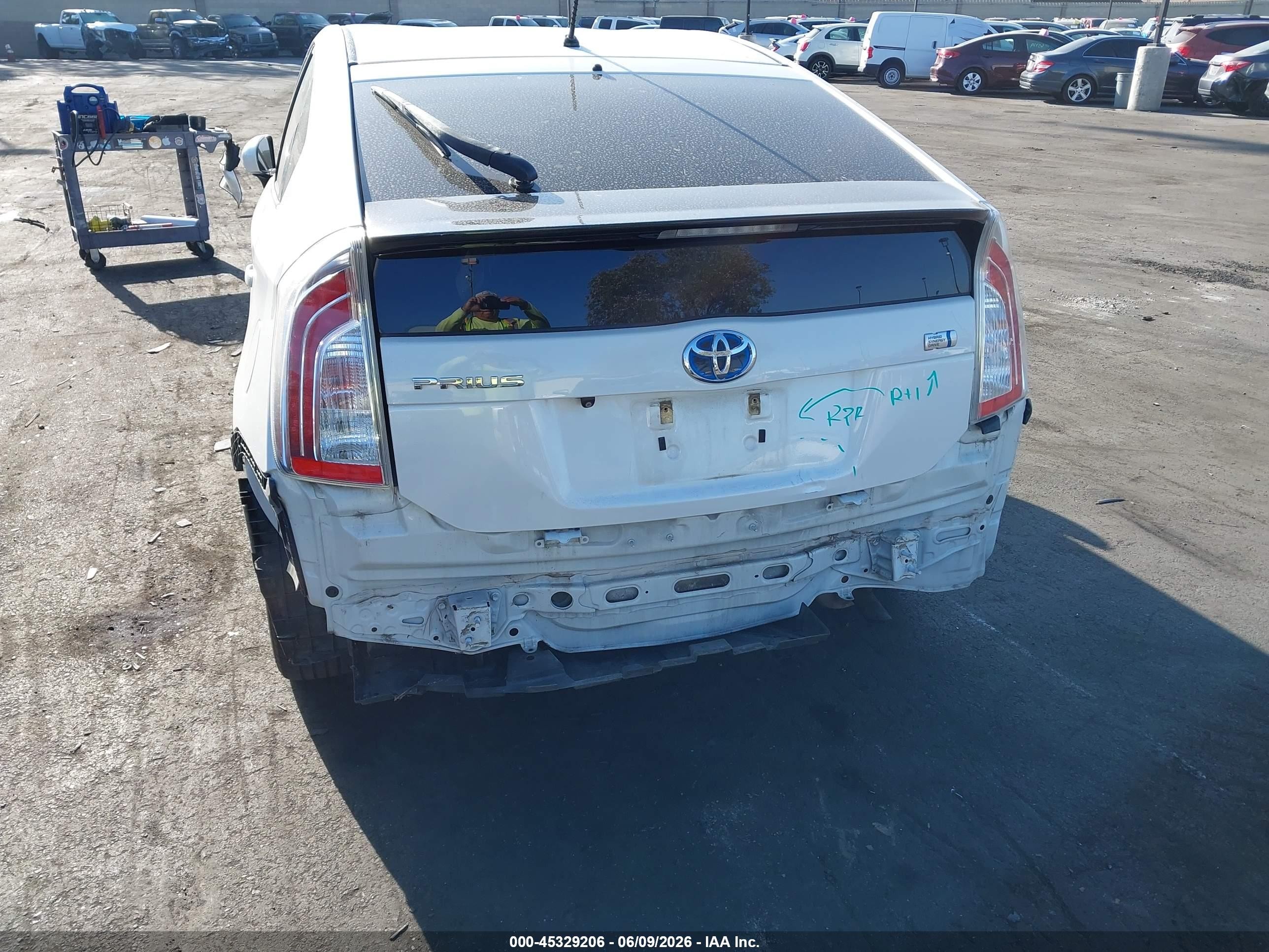 2012 Toyota Prius Two White vin: JTDKN3DU2C5412470
