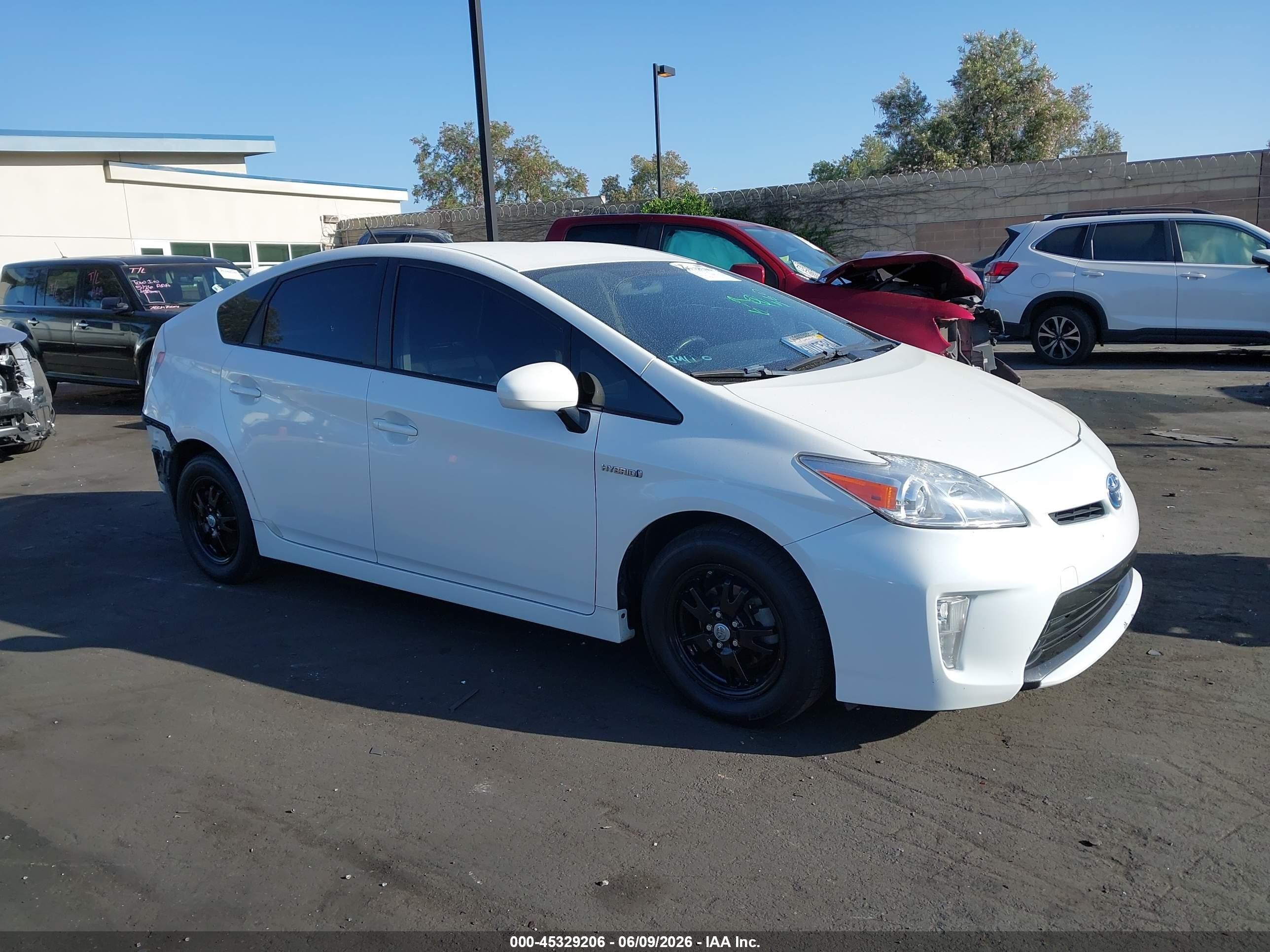 2012 Toyota Prius Two White vin: JTDKN3DU2C5412470