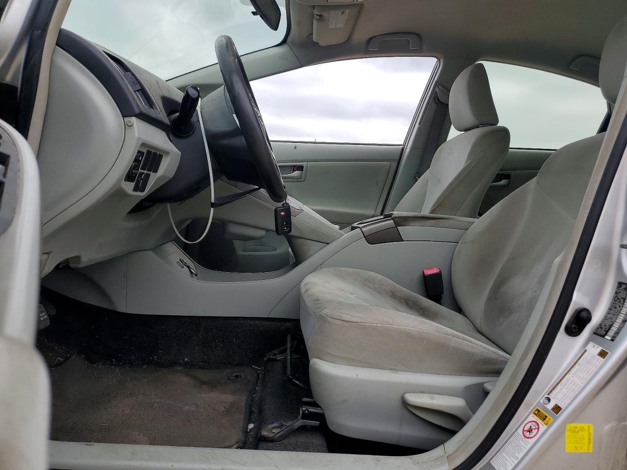 2012 Toyota Prius Two Серебряный vin: JTDKN3DU2C5458817