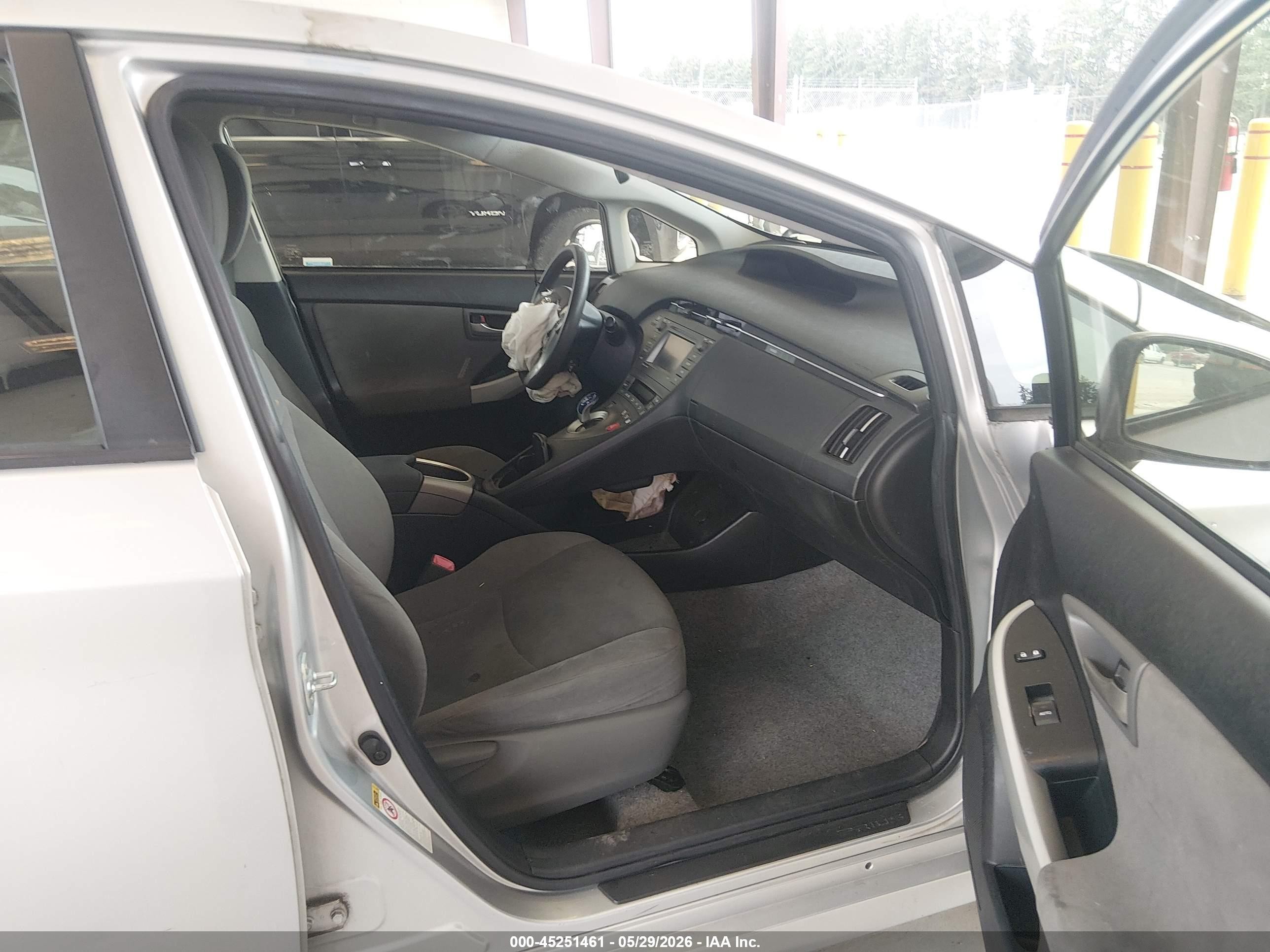 2012 Toyota Prius Three Silver vin: JTDKN3DU2C5511077
