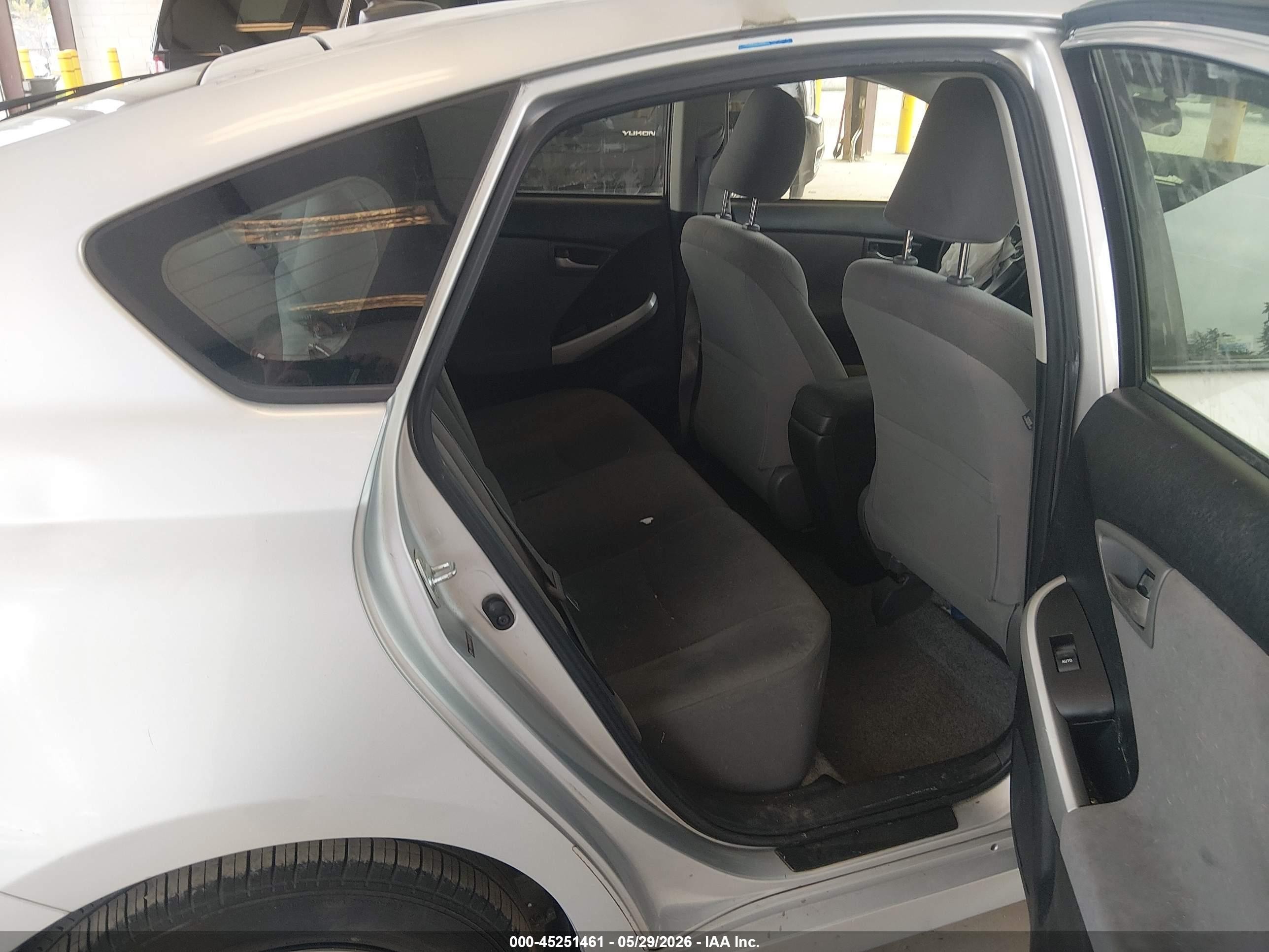2012 Toyota Prius Three Silver vin: JTDKN3DU2C5511077