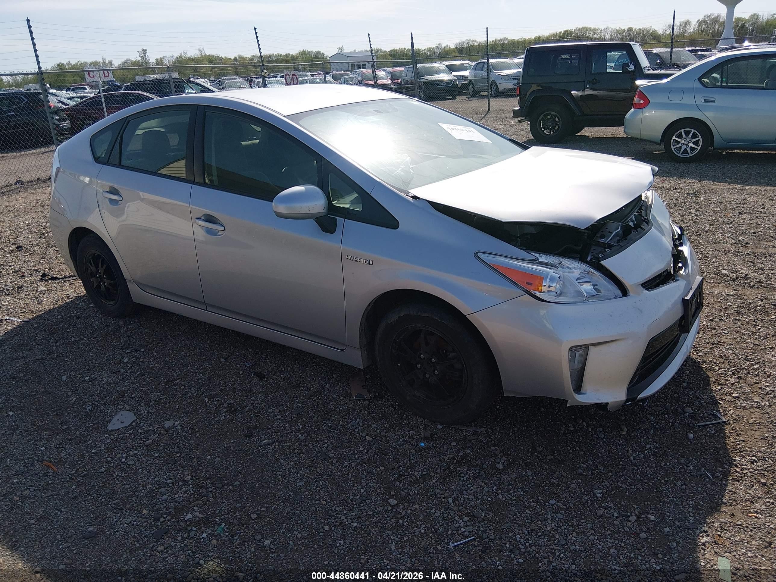 2013 Toyota Prius Three Silver vin: JTDKN3DU2D0342080