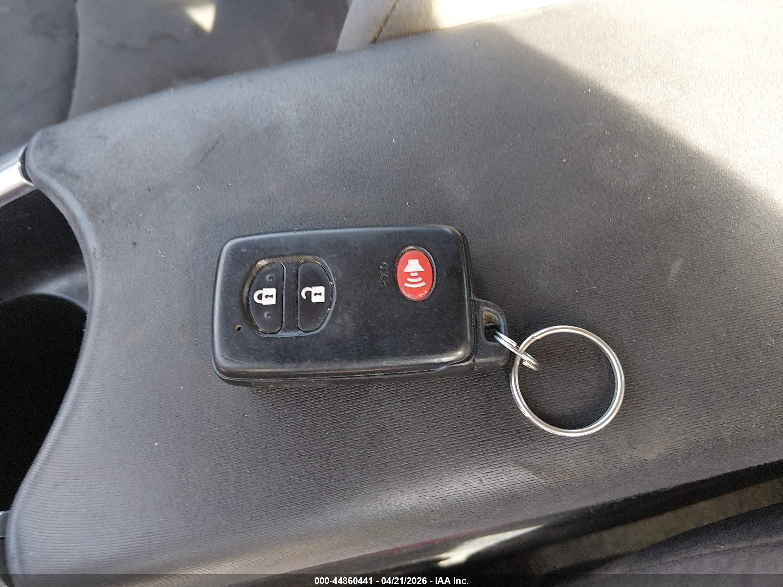 2013 Toyota Prius Three Silver vin: JTDKN3DU2D0342080