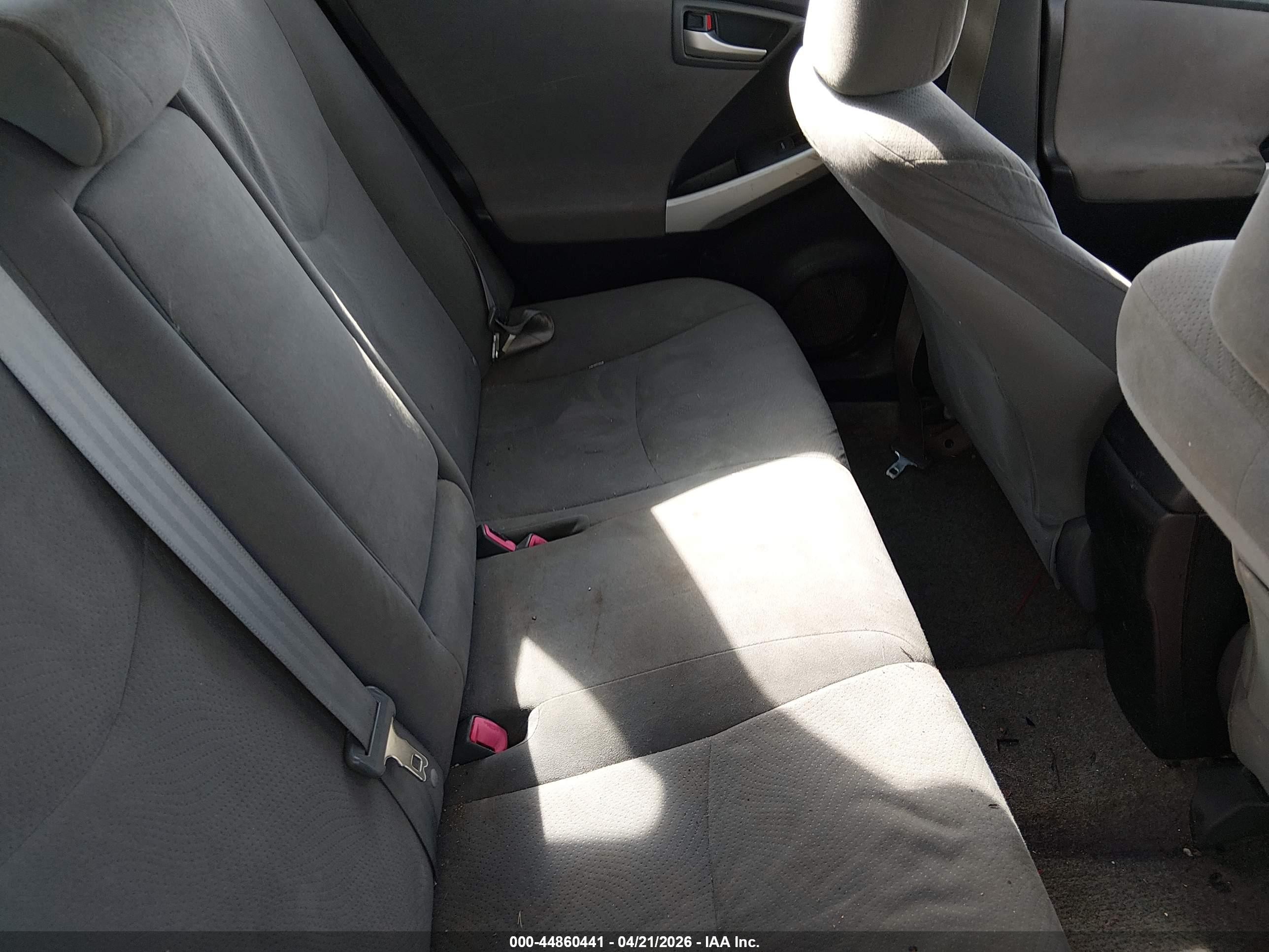 2013 Toyota Prius Three Silver vin: JTDKN3DU2D0342080