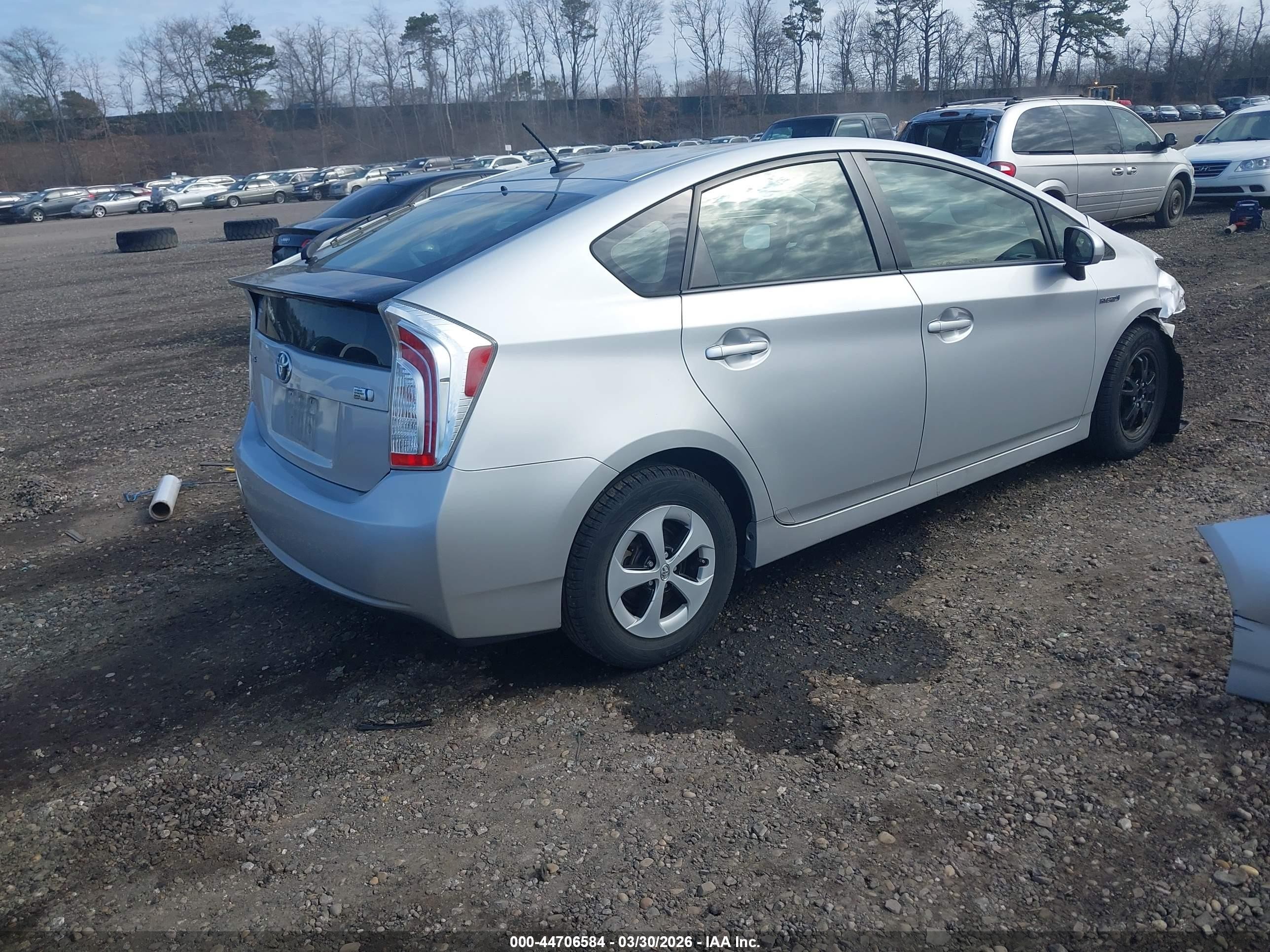 2013 Toyota Prius Three Silver vin: JTDKN3DU2D0349286